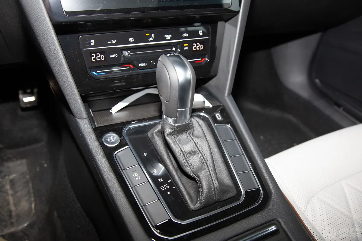 迈腾众享版 330TSI 豪华型换挡装置