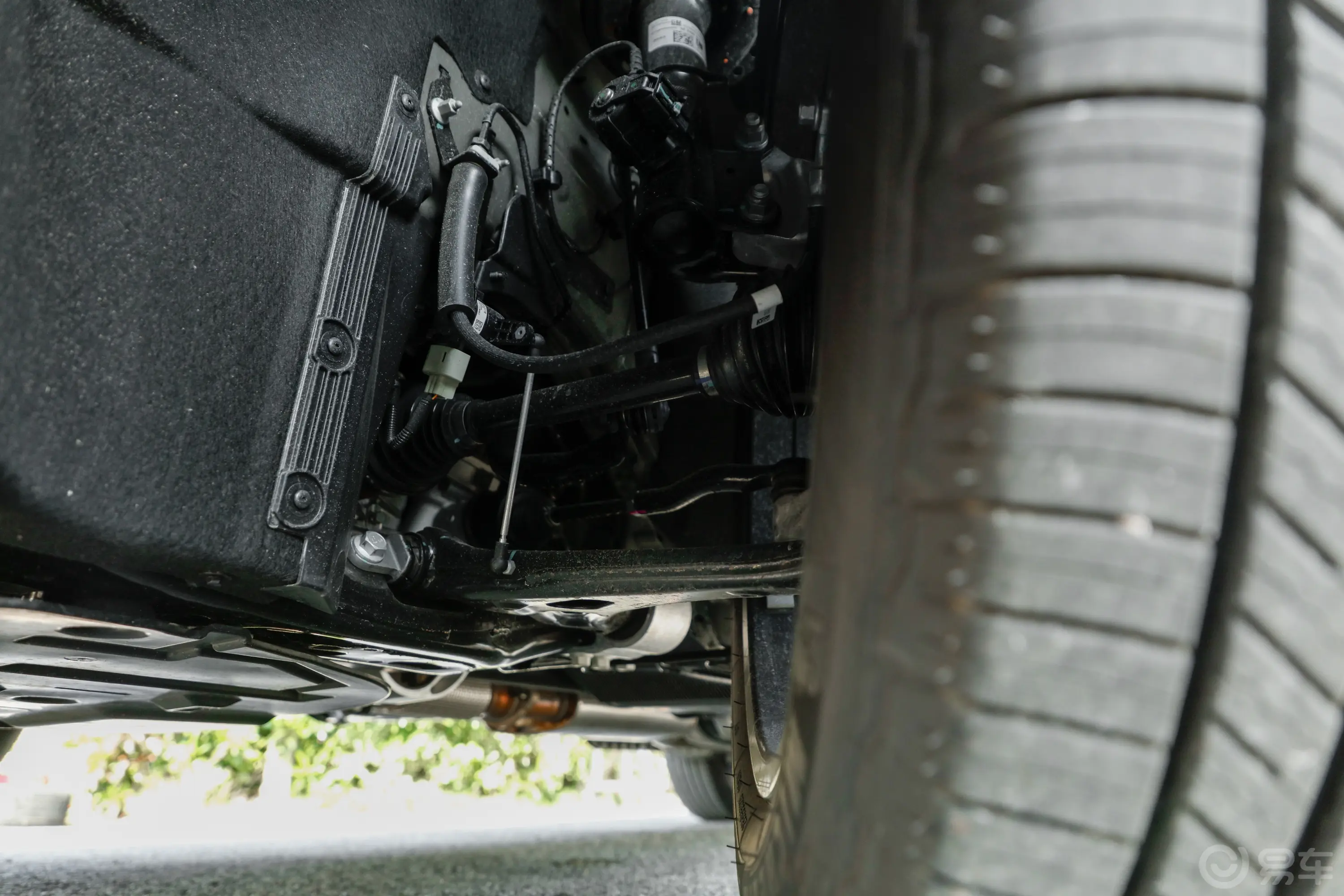 凯迪拉克XT62.0T 尊贵行政黑标版左侧前悬架