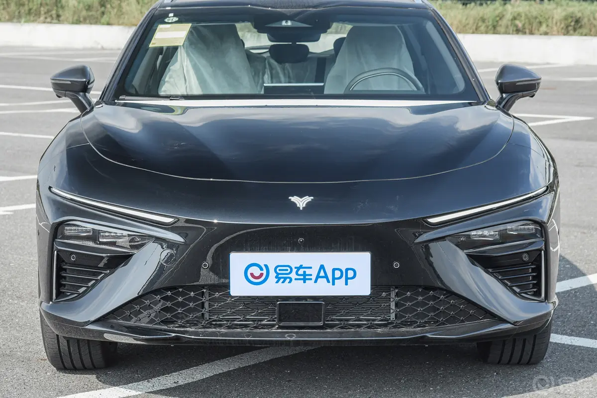 哪吒S猎装增程版 300km 300 行业版外观细节