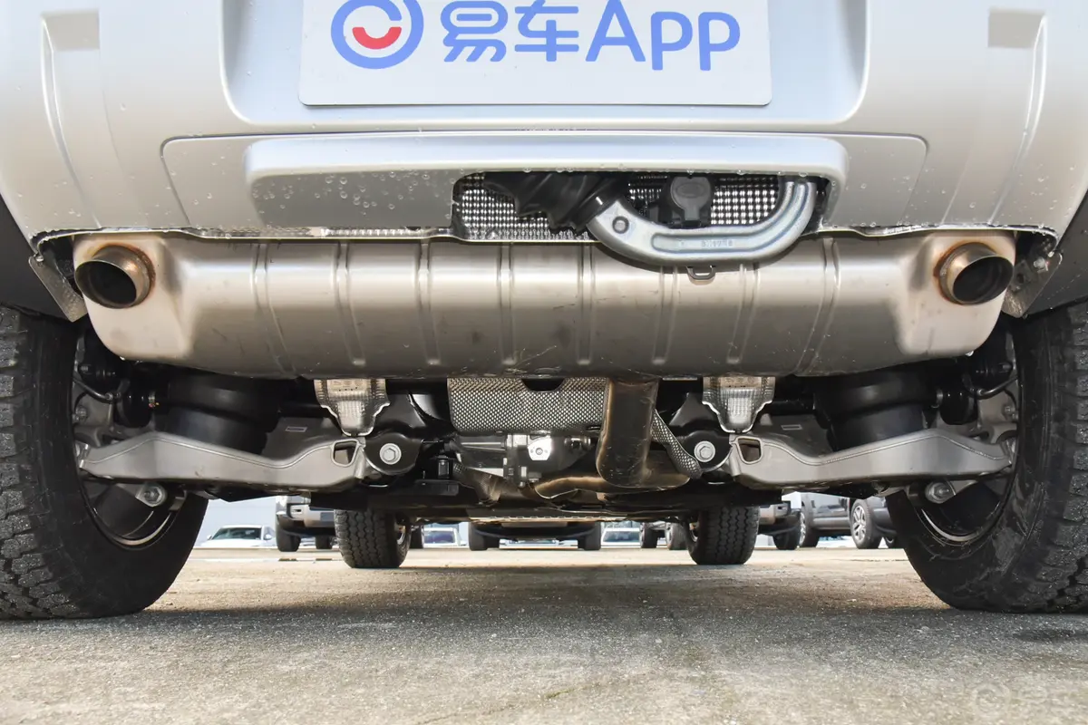 卫士110 3.0T 400PS 暗黑特别版后悬架整体