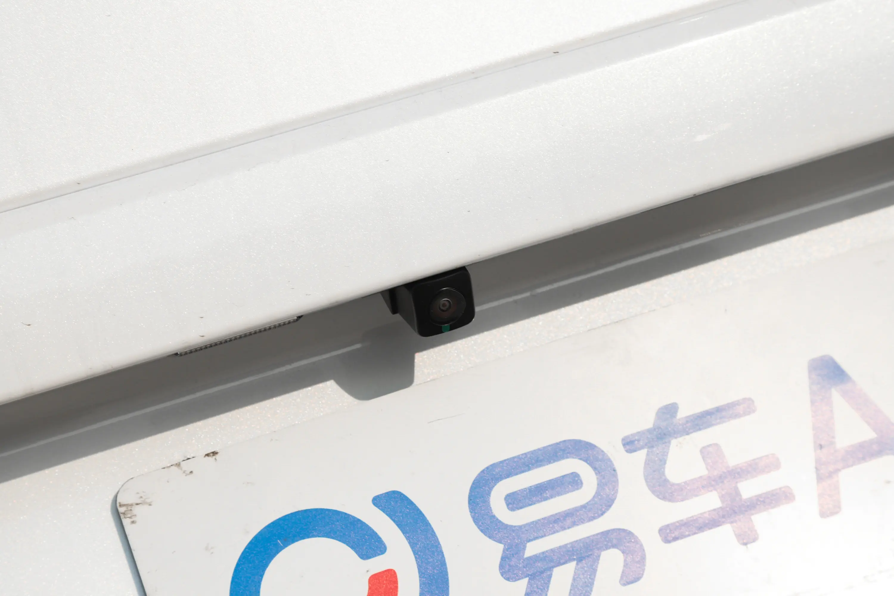 领途M81.6L 舒适版 6座外观细节