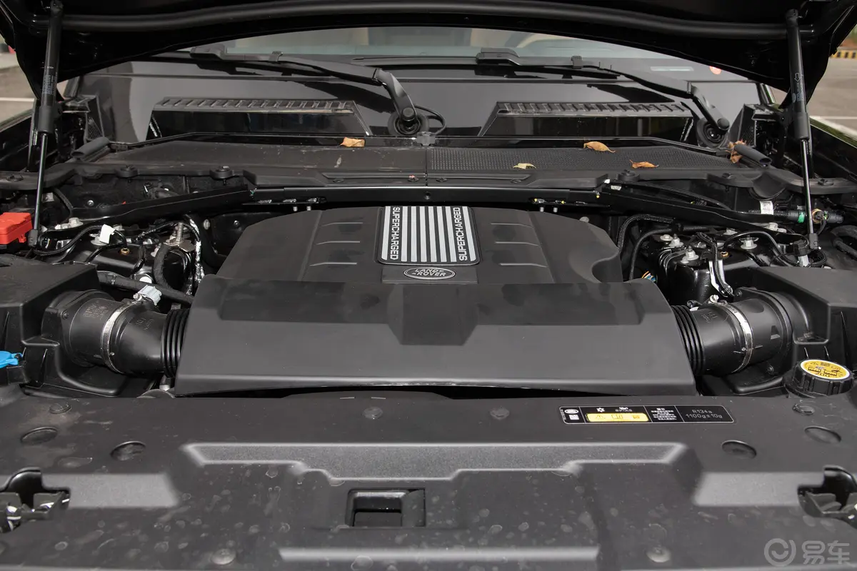 卫士110 5.0S 525PS V8发动机/电机特写