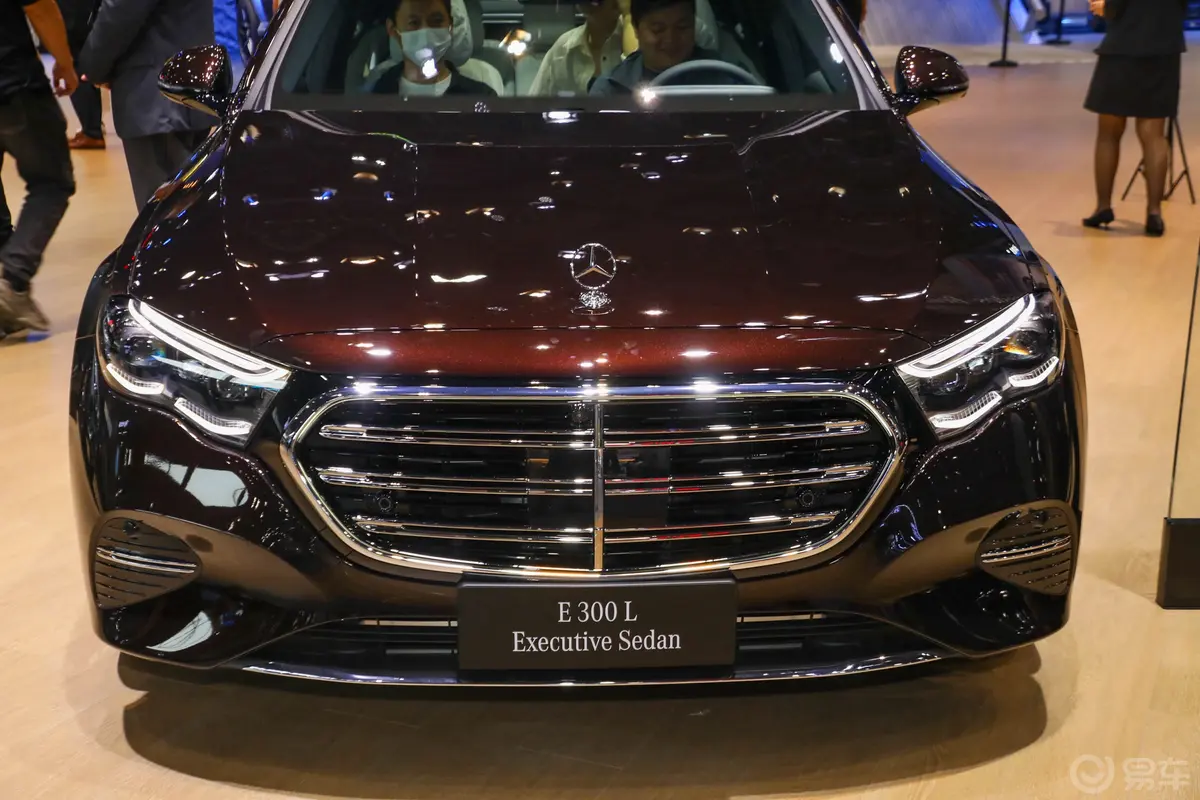 奔驰E级E 300 L 豪华型外观