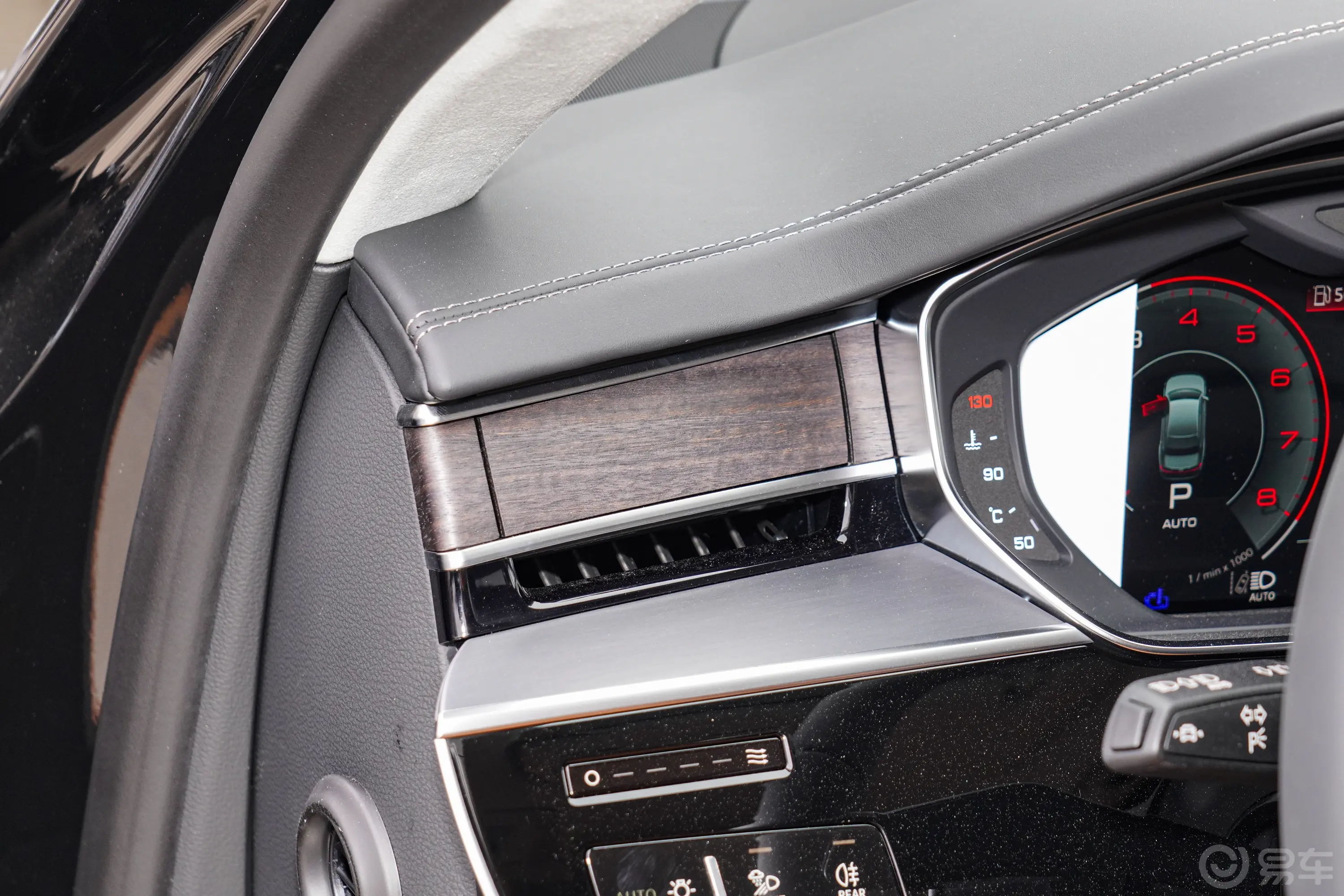 奥迪A8A8L 55 TFSI quattro 旗舰型主驾驶位