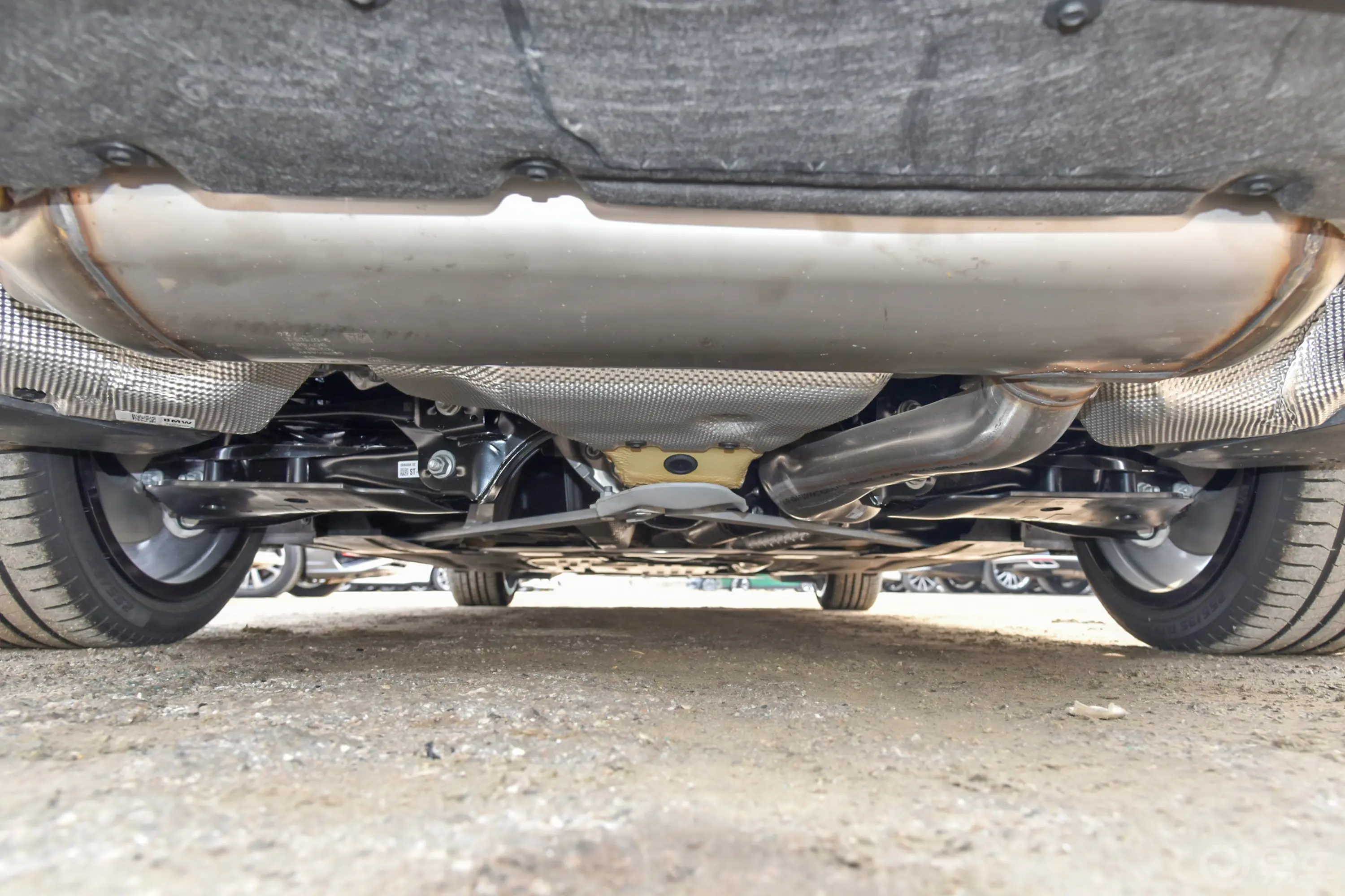 宝马4系敞篷轿跑车 430i M运动曜夜套装后悬架整体
