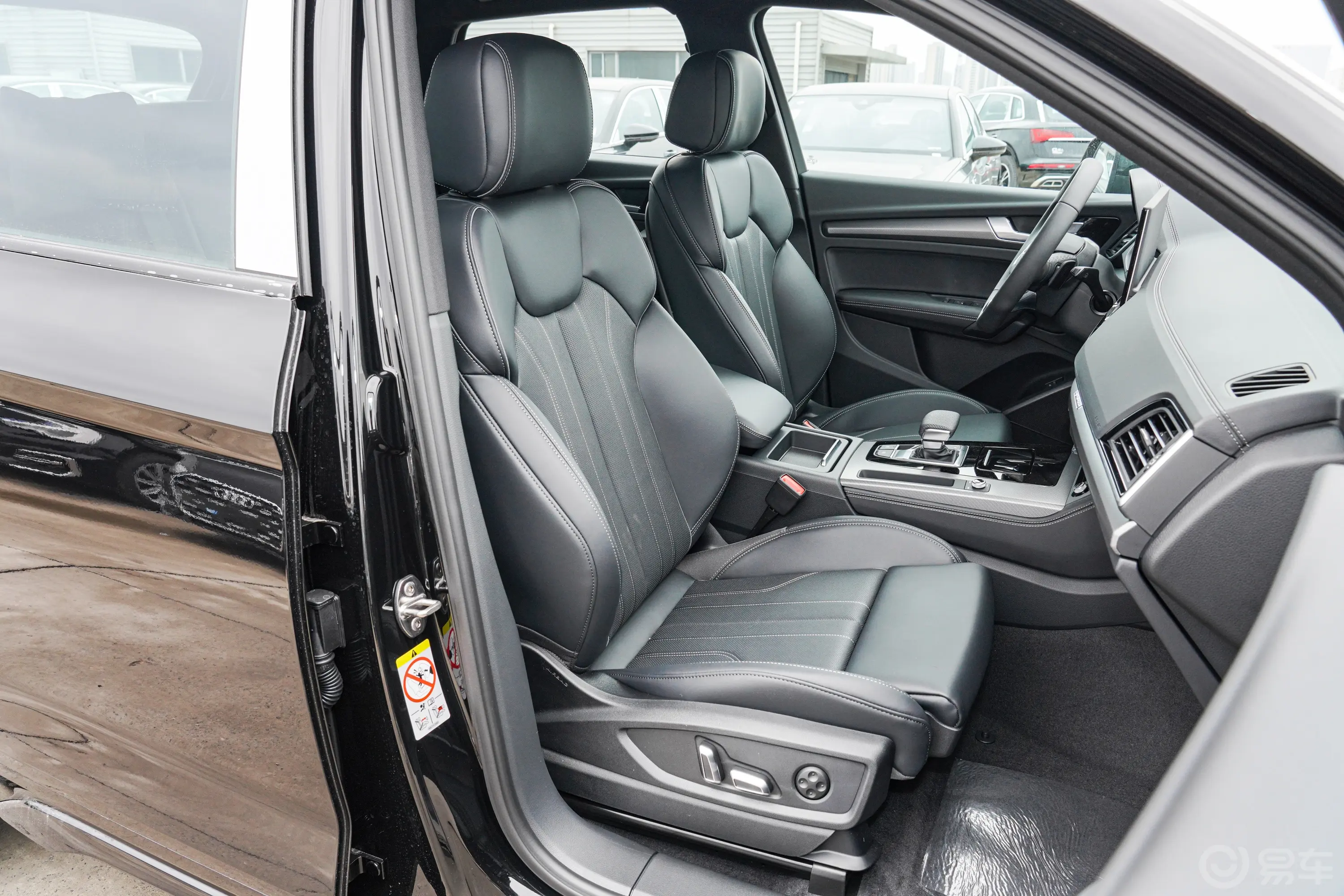 奥迪Q5L40 TFSI 豪华动感型副驾驶座椅
