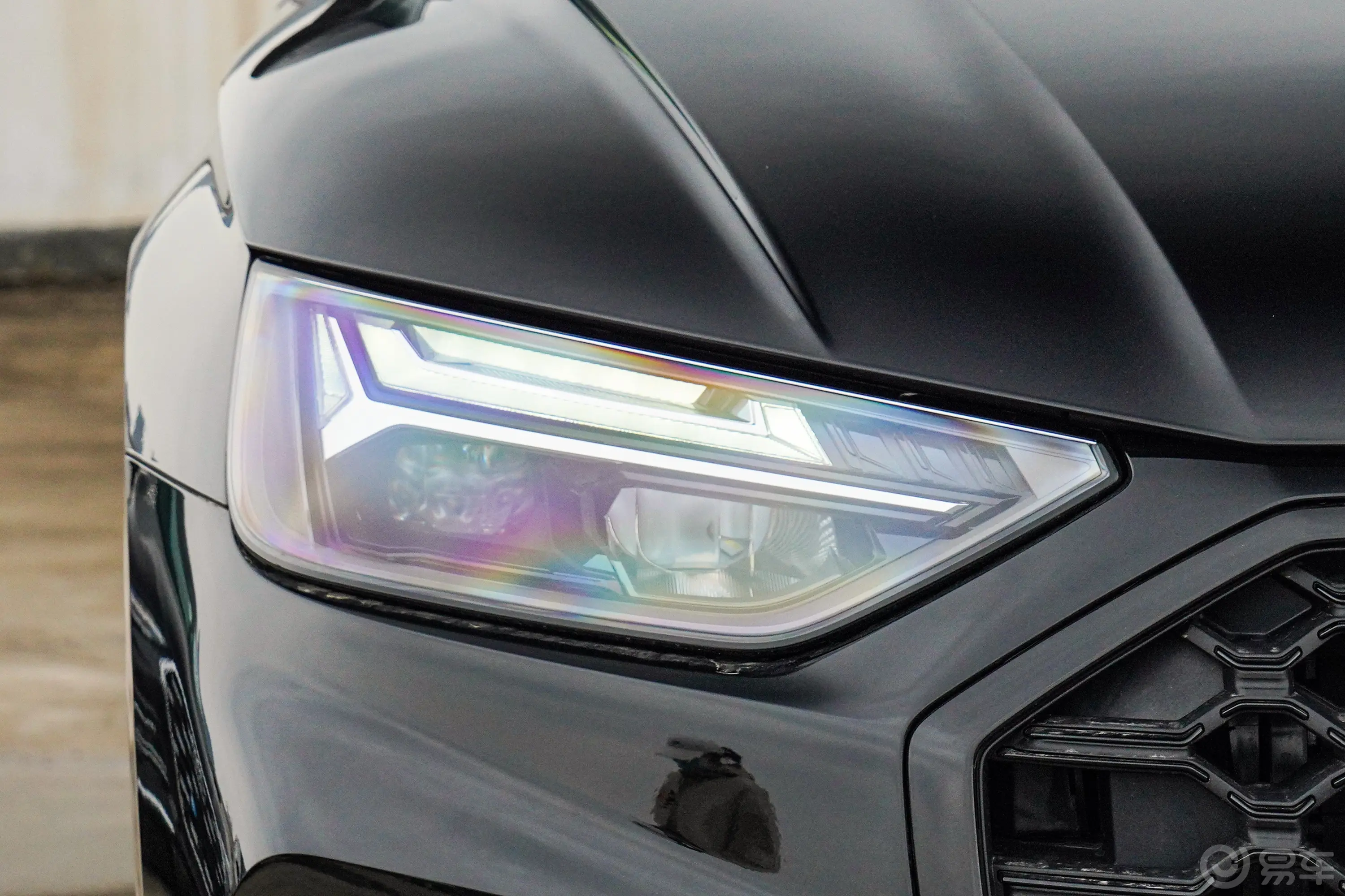 奥迪Q5L40 TFSI 豪华动感型外观灯组