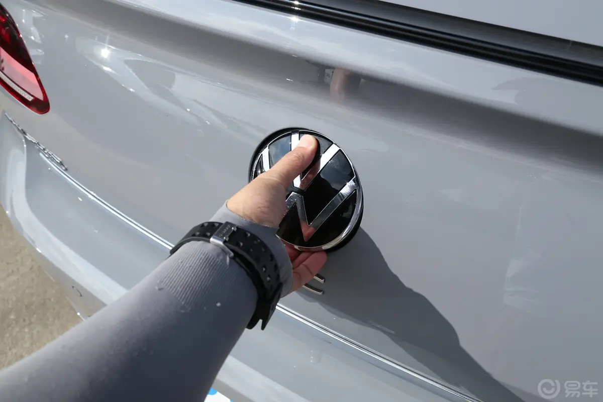 一汽-大众CC众享款 380TSI 耀目版后备厢