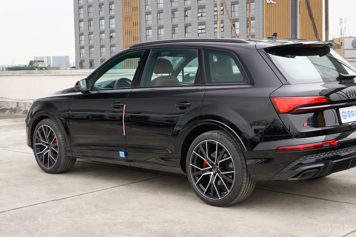 奥迪Q755 TFSI quattro S line冰雪运动型 7座外观细节