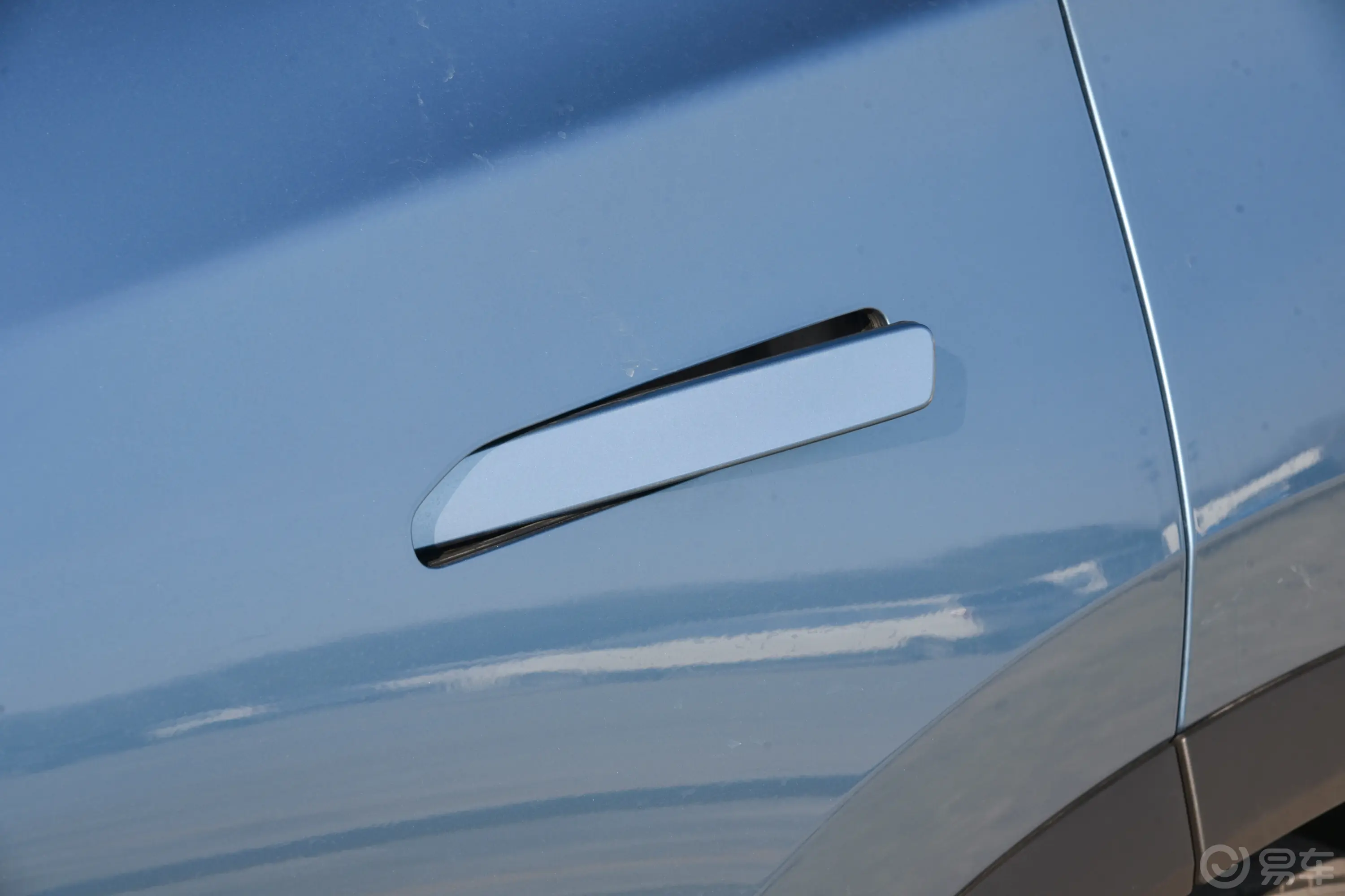 瑞虎8 PLUS C-DM1.5T 116km 尊贵型 5座驾驶员侧后门把手