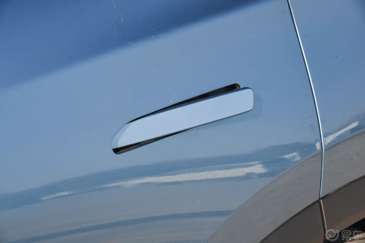 瑞虎8 PLUS C-DM1.5T 116km 尊贵型 5座驾驶员侧后门把手