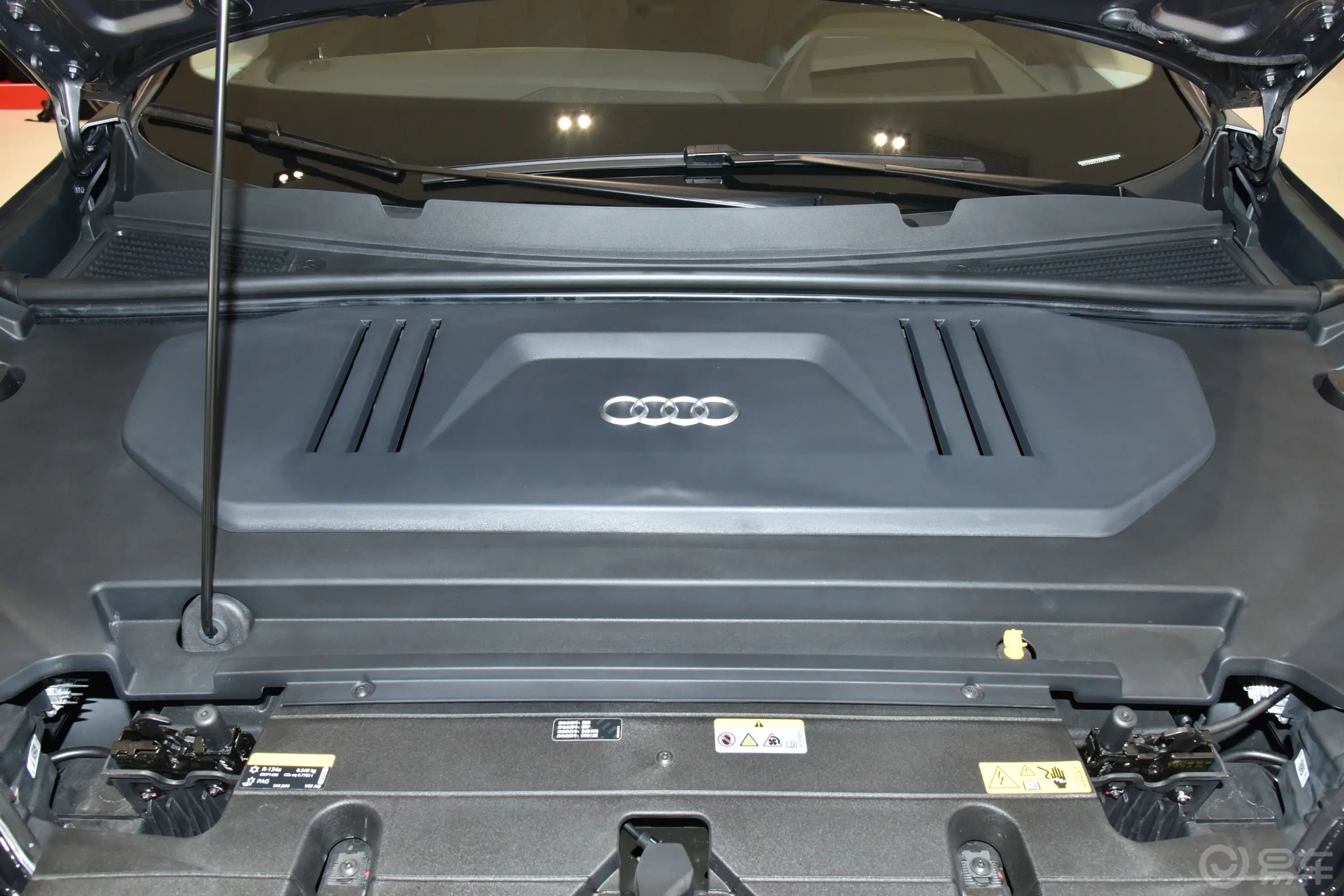 奥迪Q5 e-tron50 e-tron quattro 光耀型 锦衣套装发动机/电机特写