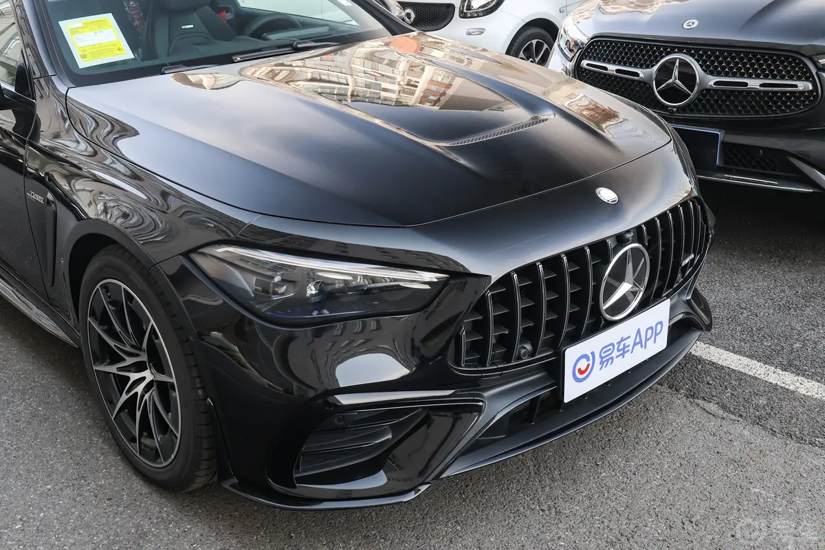 奔驰CLE AMGAMG CLE 53 4MATIC+ Coupe前格栅侧俯拍