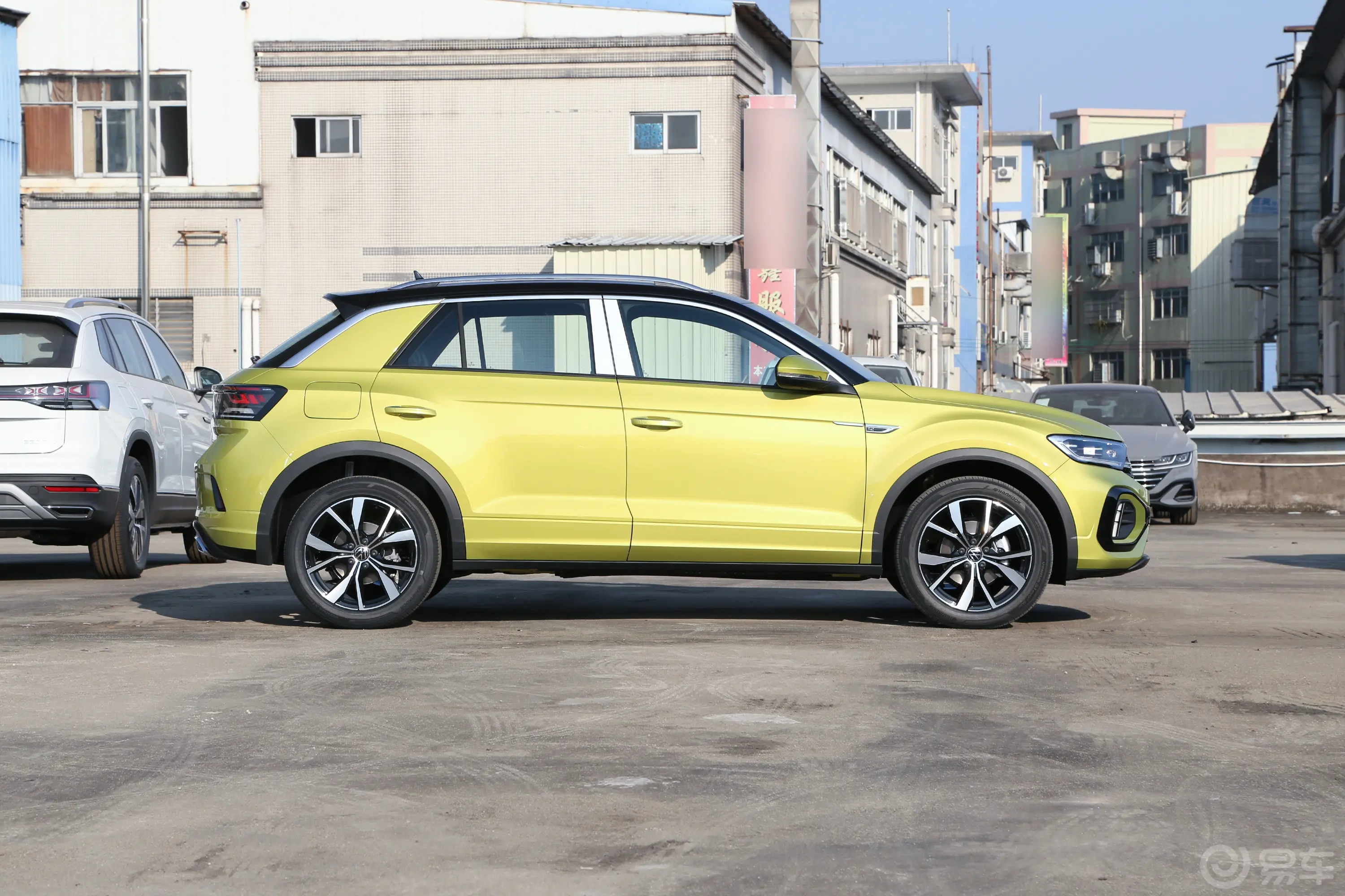 探歌300TSI 辰光版正侧车头向右水平