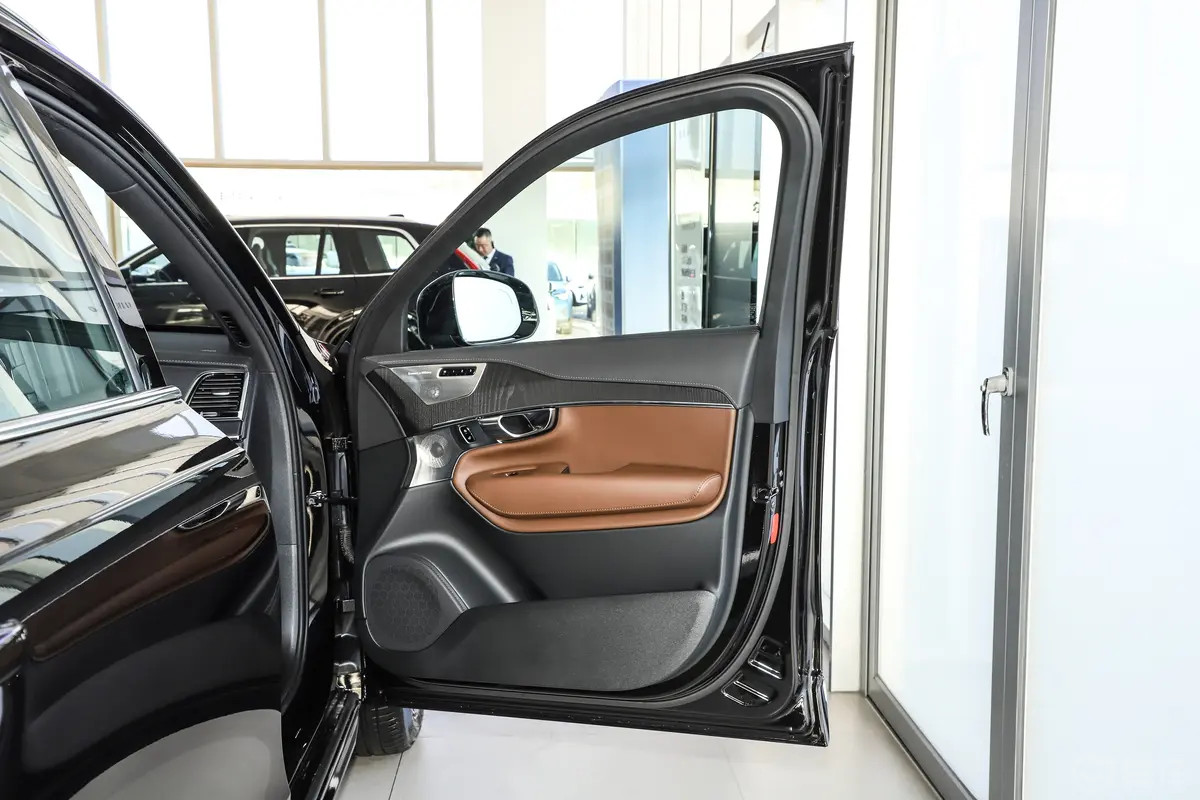 沃尔沃XC90B6 智雅豪华版 7座副驾侧前车门