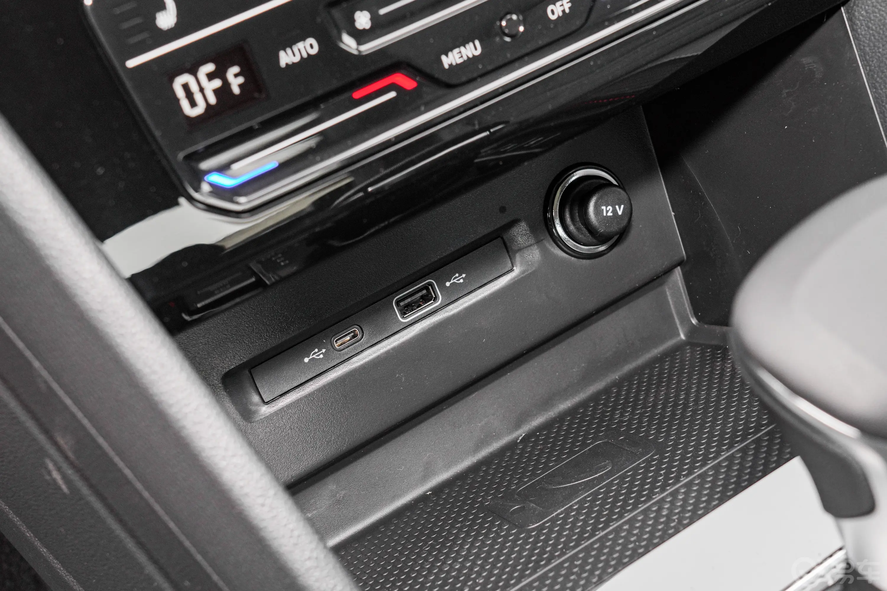 途观X330TSI 两驱旗舰版中控