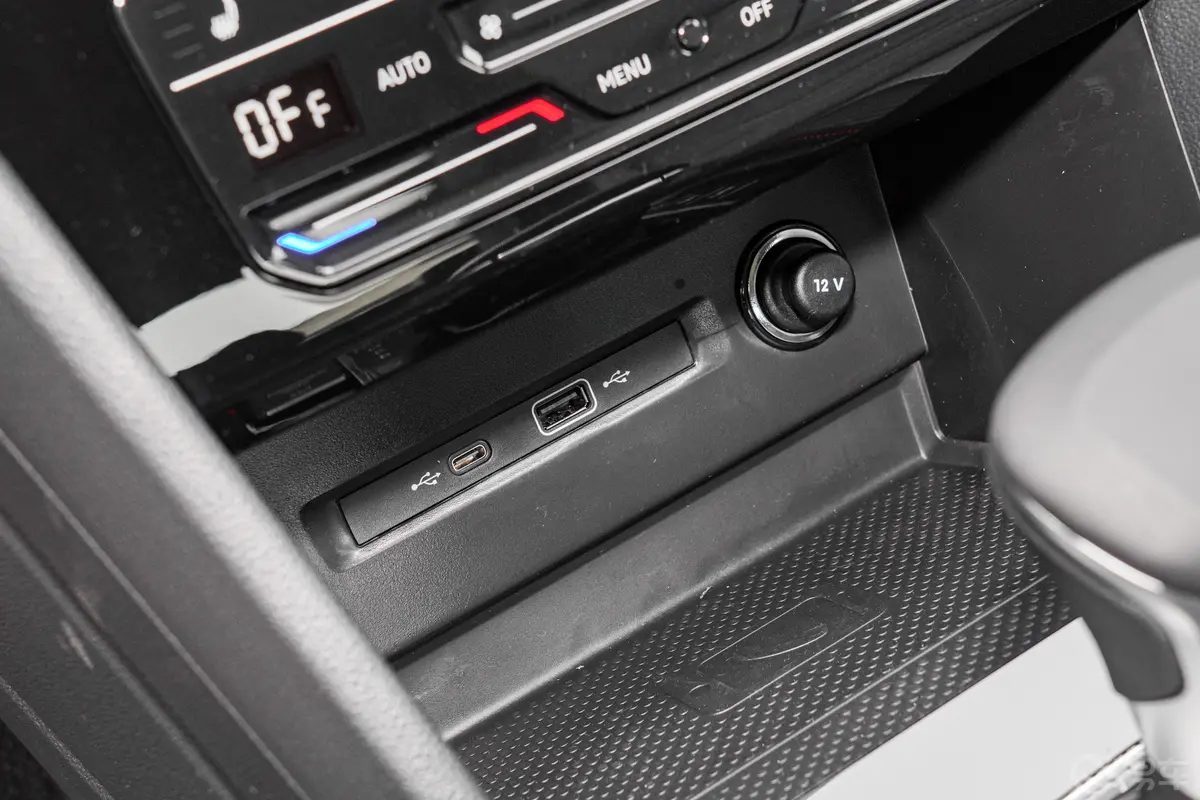途观X330TSI 两驱旗舰版中控