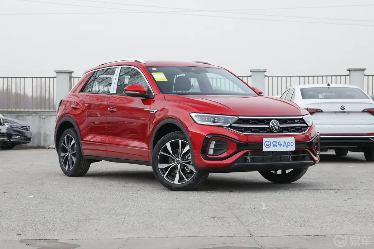 探歌300TSI 辰光版侧前45度车头向右水平