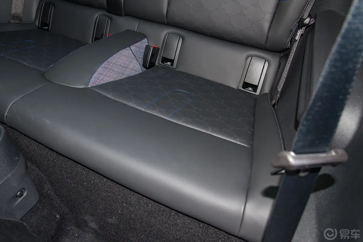 MINI1.5T COOPER 经典派 三门版后排空间