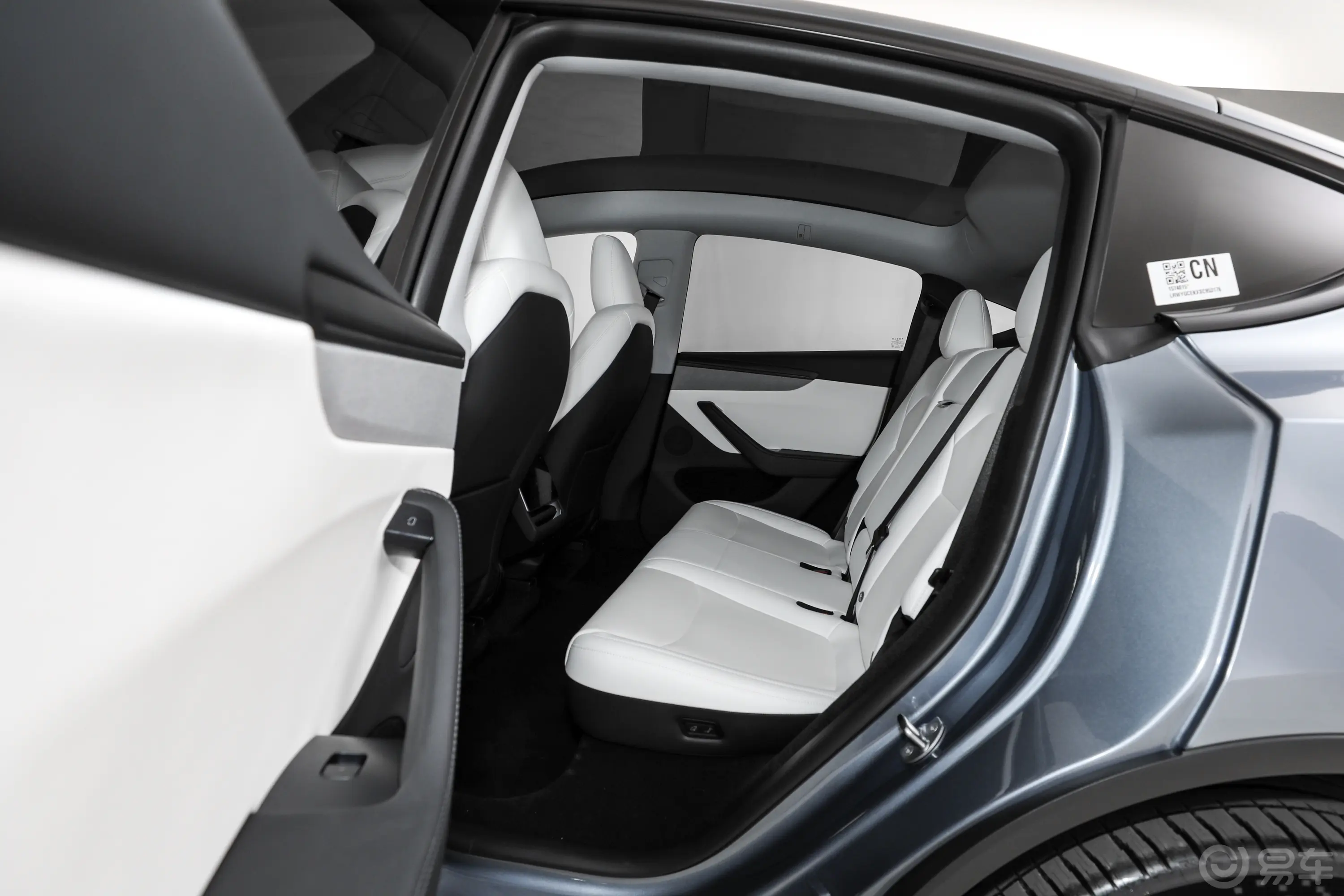 Model Y719km 长续航全轮驱动首发版后排空间
