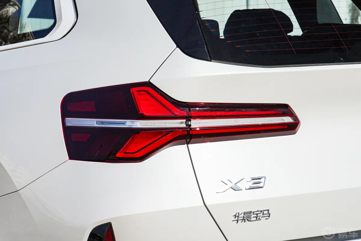 宝马X3xDrive30L 领先型 M运动套装外观灯组