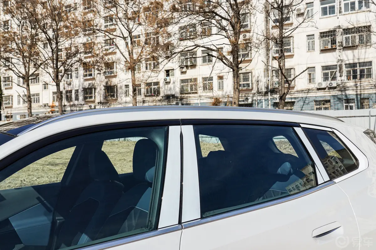 宝马X3xDrive30L 领先型 M运动套装车顶行李架