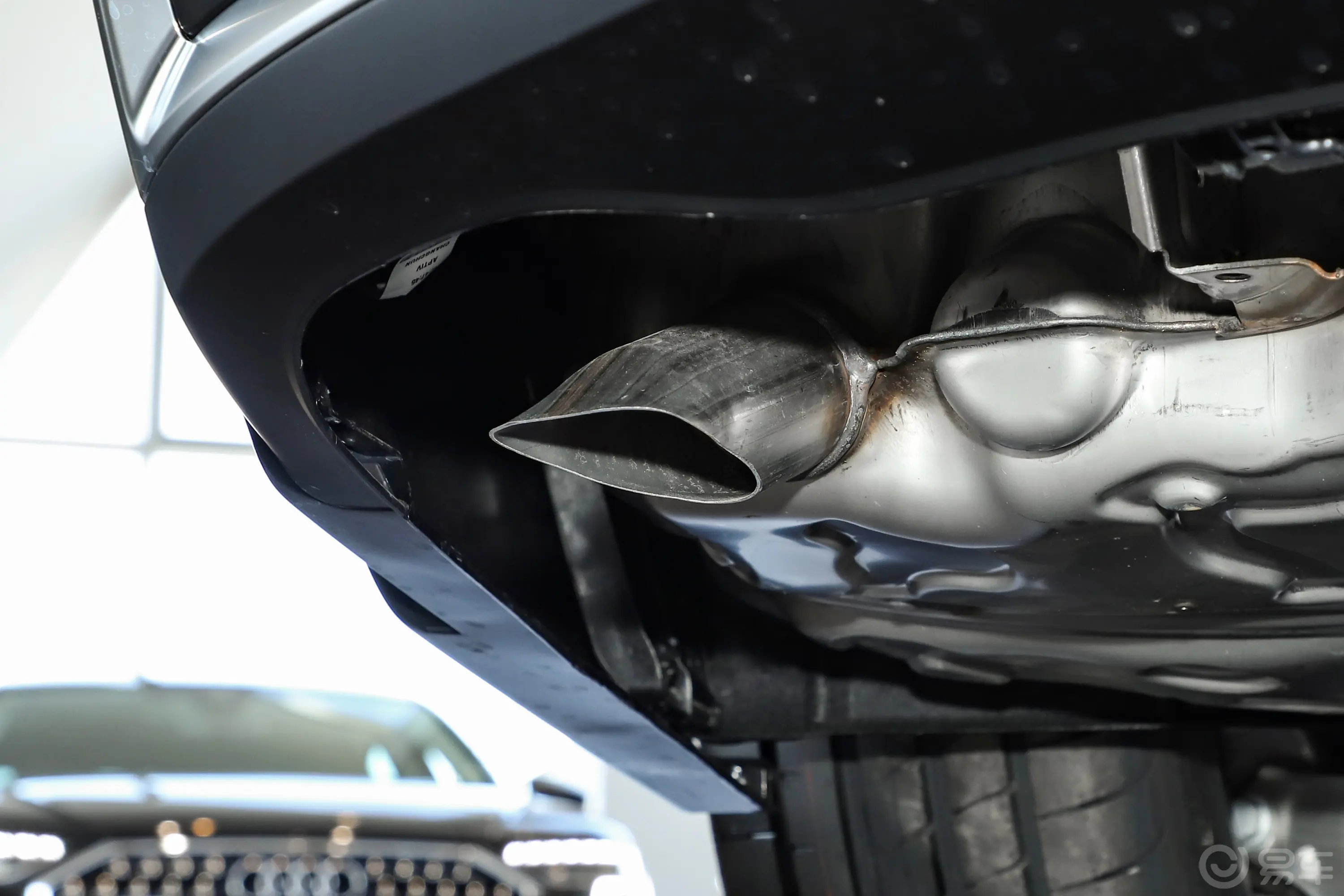 奥迪A6L改款 45 TFSI quattro 臻选动感型动力底盘