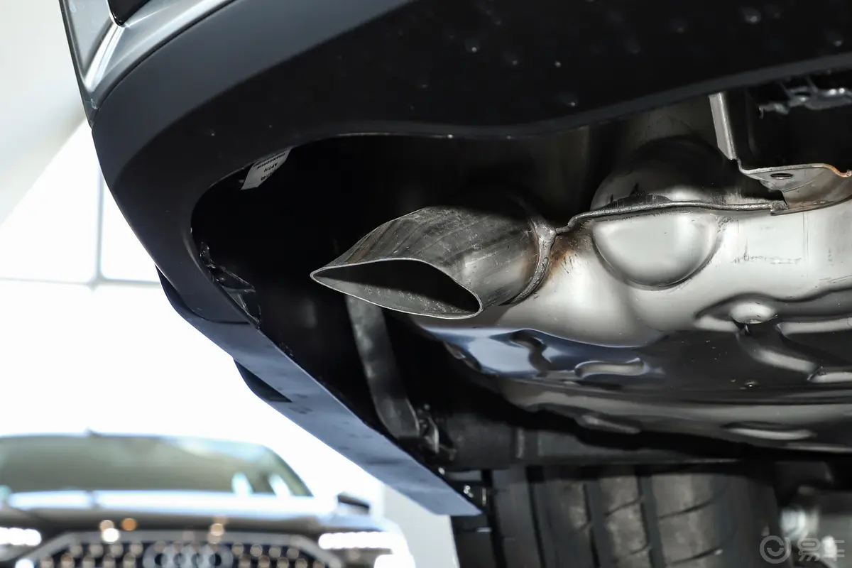 奥迪A6L改款 45 TFSI quattro 臻选动感型动力底盘