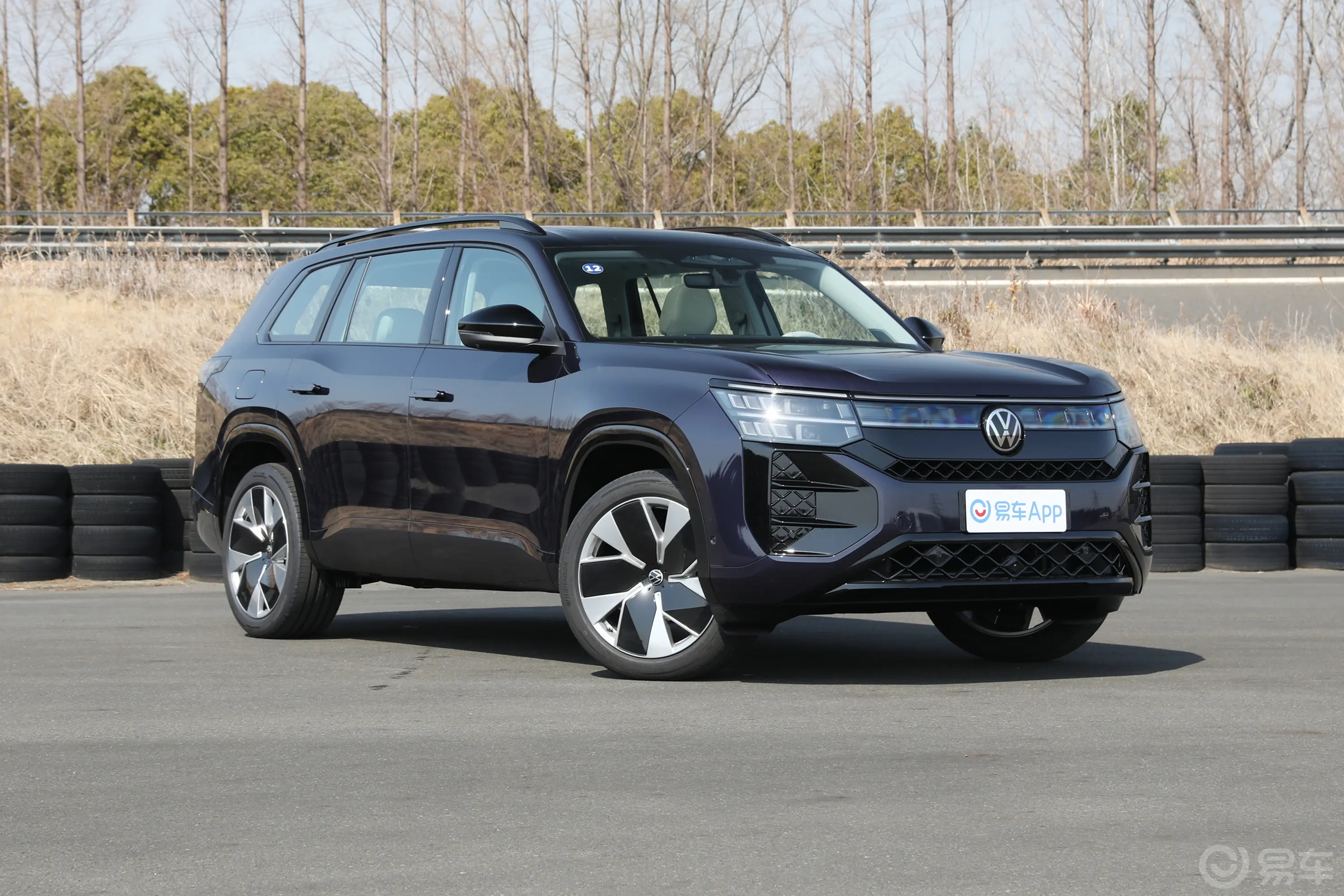途昂途昂Pro 450TSI 纵横版侧前45度车头向右水平