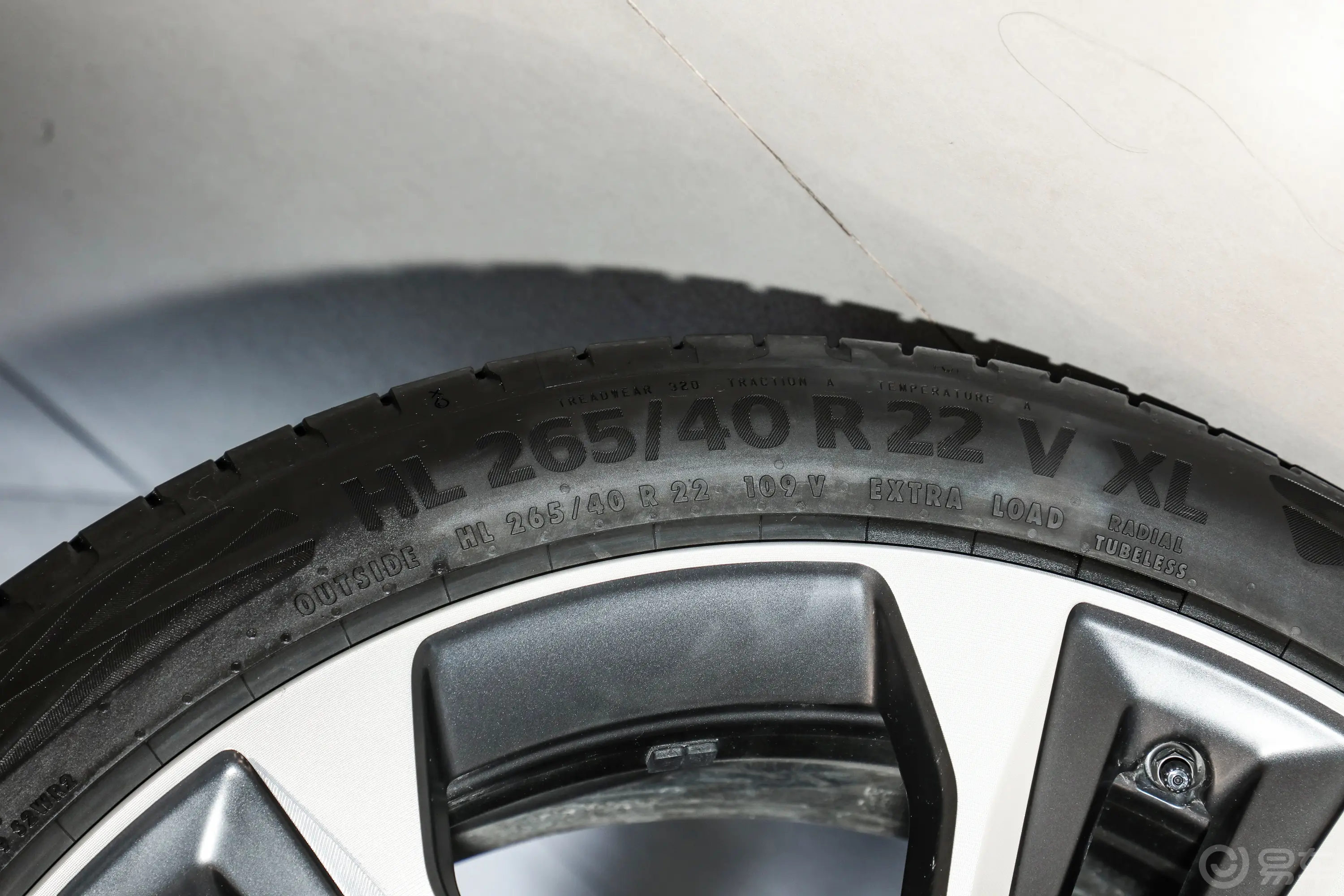 蔚来EC7490km 75kWh前轮胎尺寸