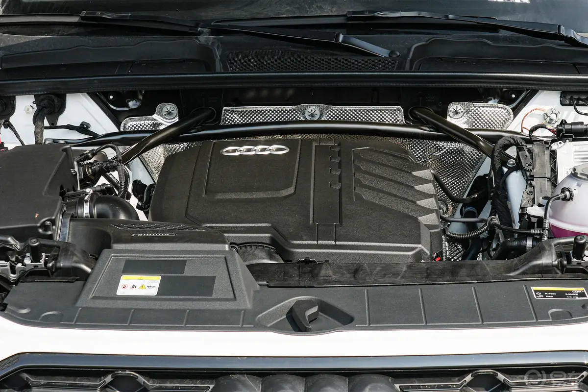 奥迪Q5Lquattro45周年典藏版 40 TFSI 豪华动感型发动机/电机特写
