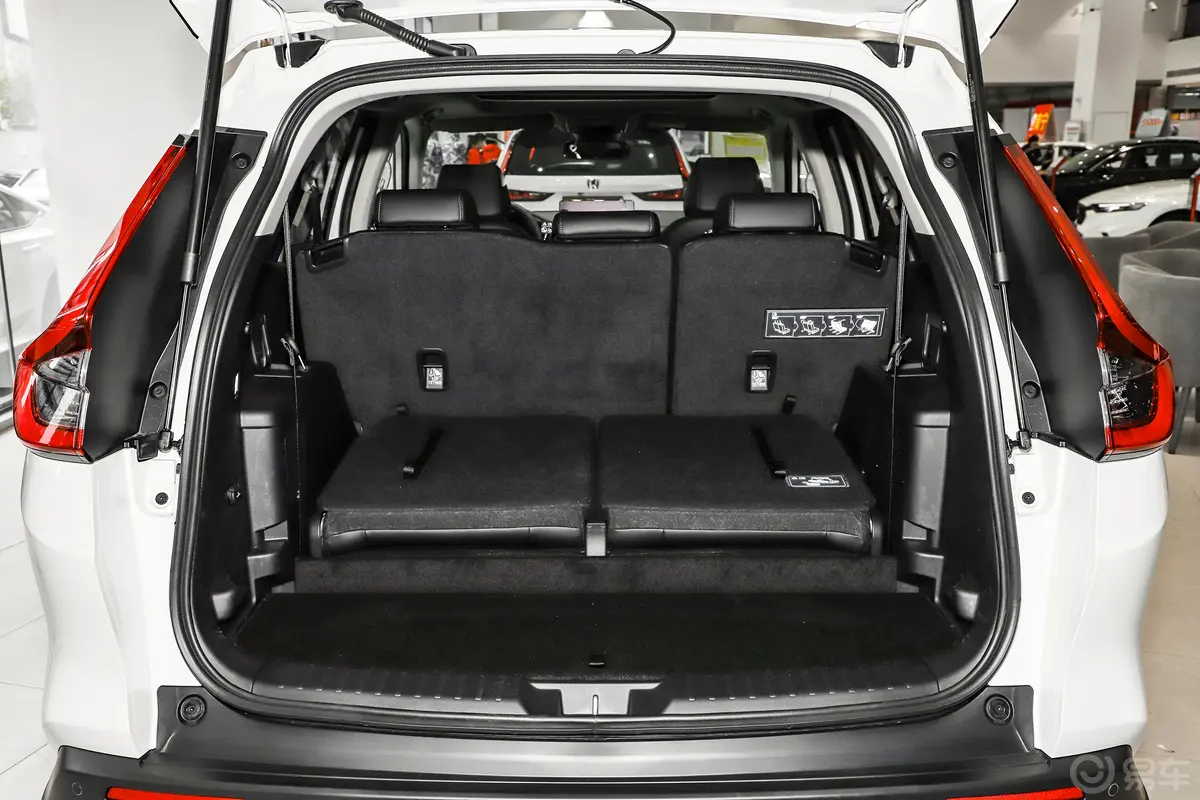本田CR-V240TURBO 两驱锋尚版 7座两排全部放倒