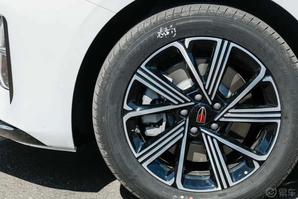 红旗H5 PHEV1.5T 170km 超混版前刹车卡钳