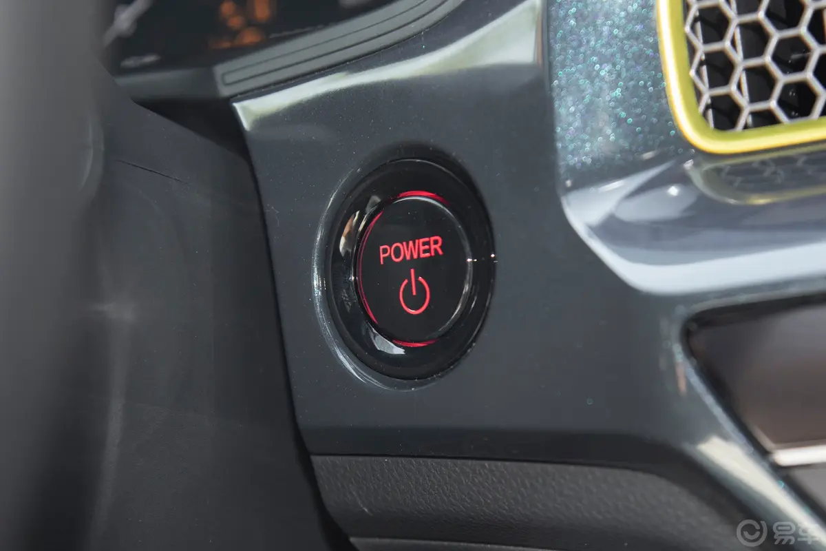 型格e:HEV 2.0L 锐·科技版钥匙孔或一键启动按键