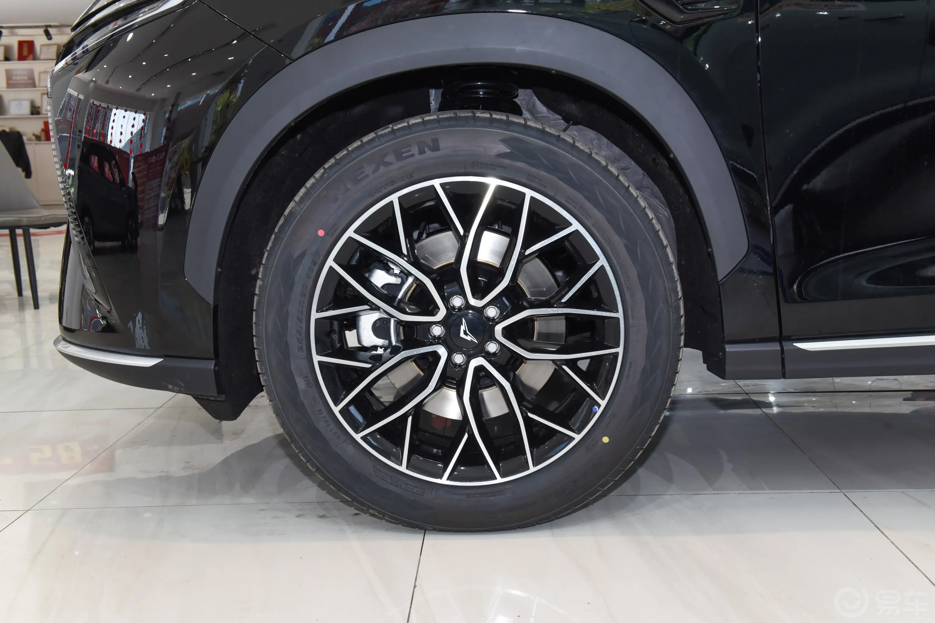 凯翼昆仑iHD1.5T 150km 天际版 5座前轮毂造型