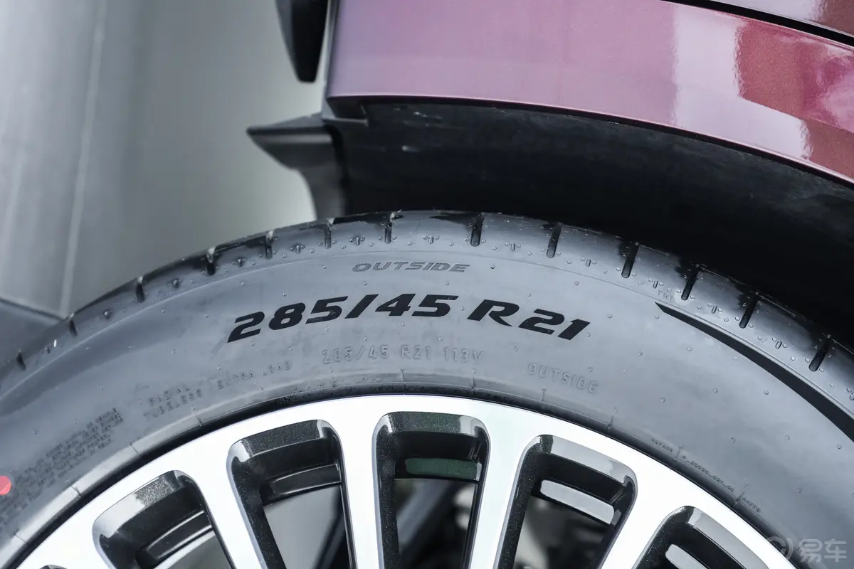 问界M8增程版 310km Ultra 5座后轮胎尺寸