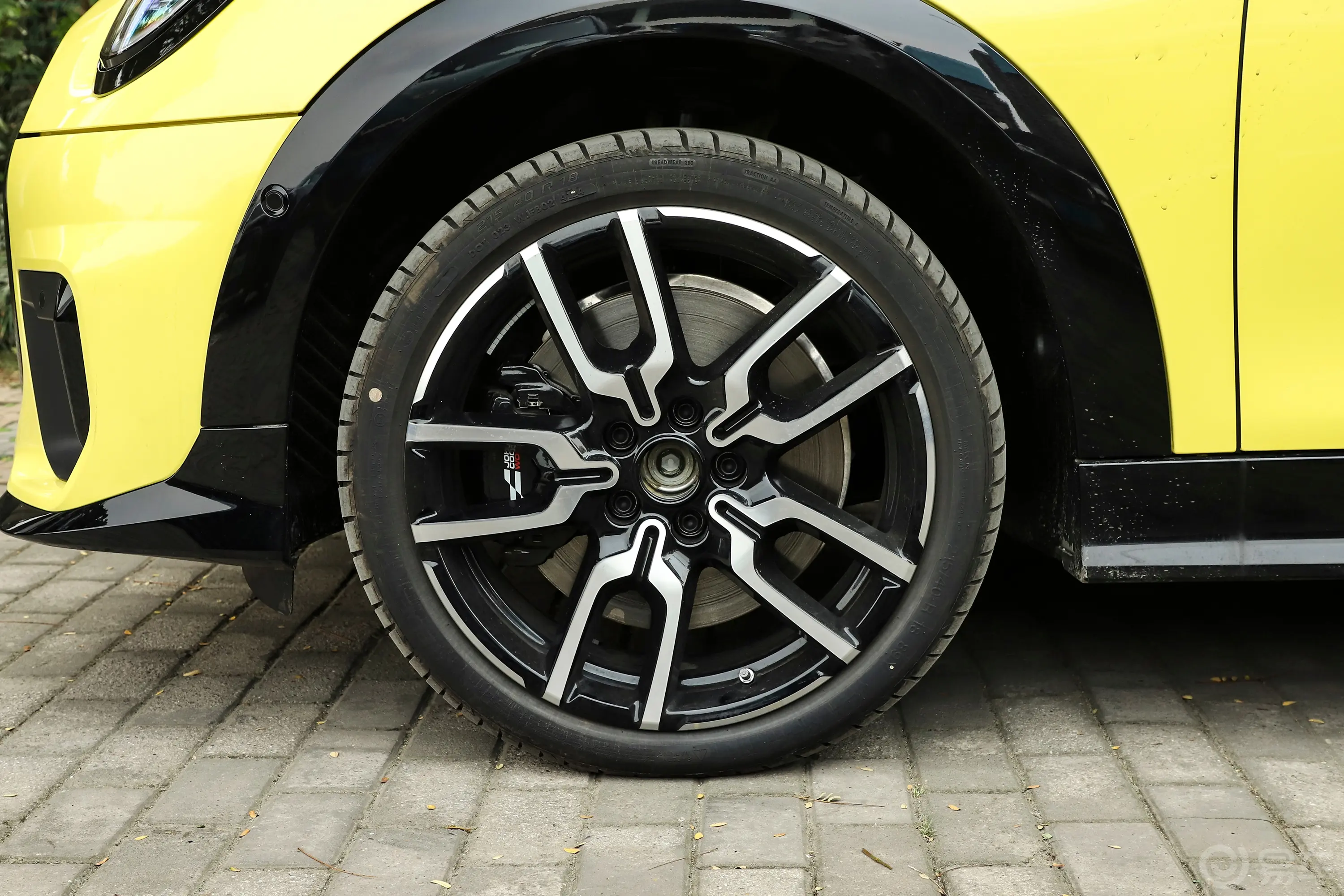 MINI CABRIO2.0T COOPER S CABRIO 赛车手前轮毂造型