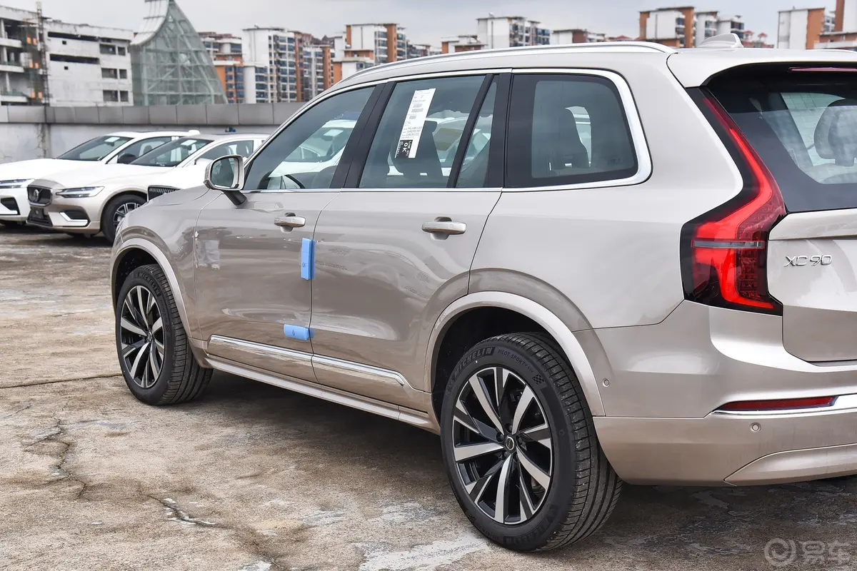 沃尔沃XC90改款 B6智远豪华版 6座外观细节