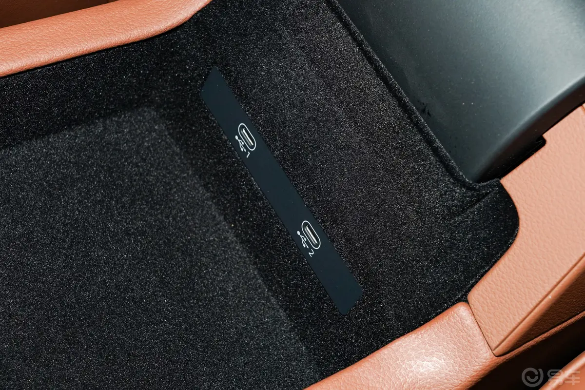 奥迪A6L改款 40 TFSI 豪华动感型中控