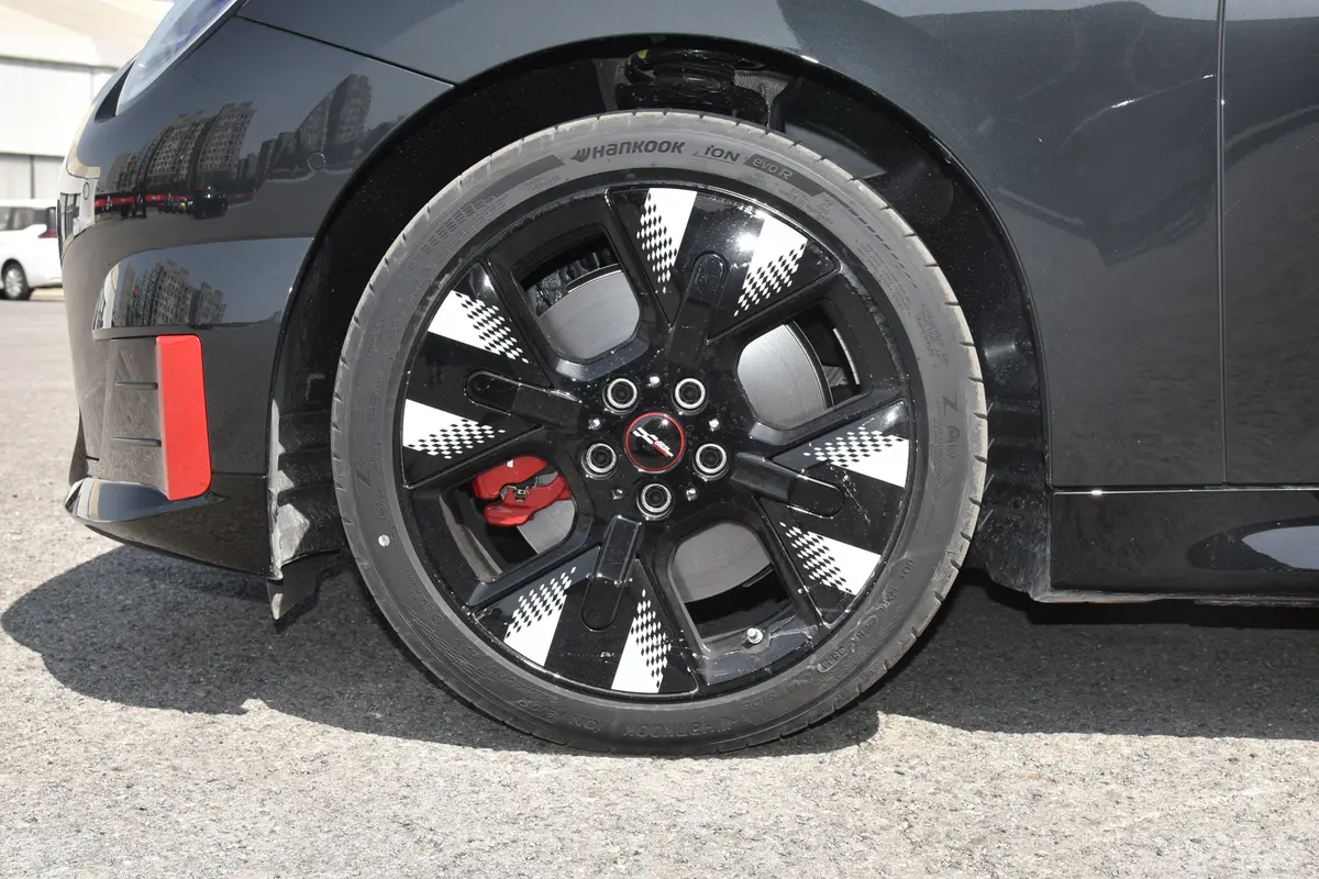 电动MINI JCW412km JOHN COOPER WORKS前轮毂造型