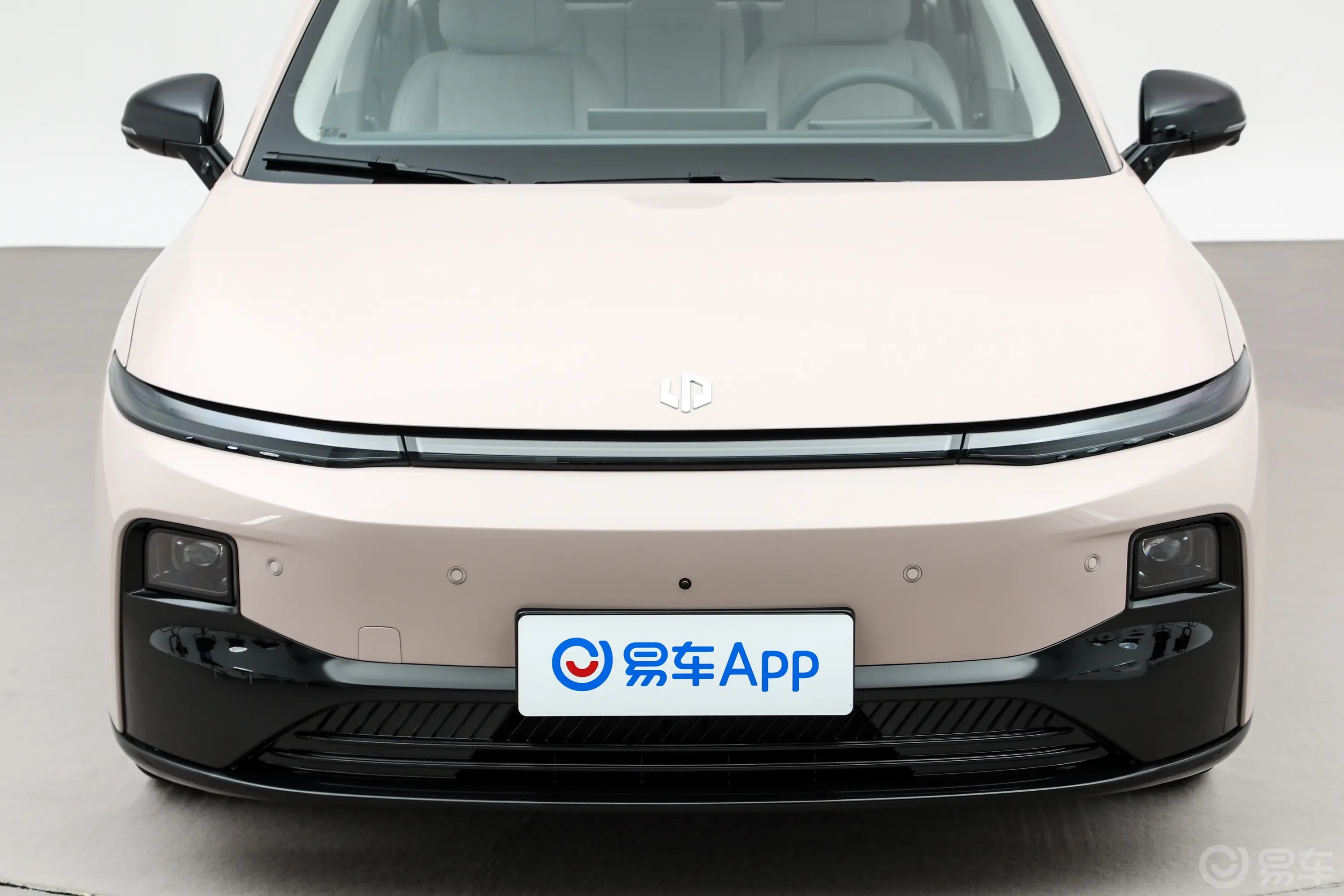 零跑B01550km 标准版 电机132kW外观细节