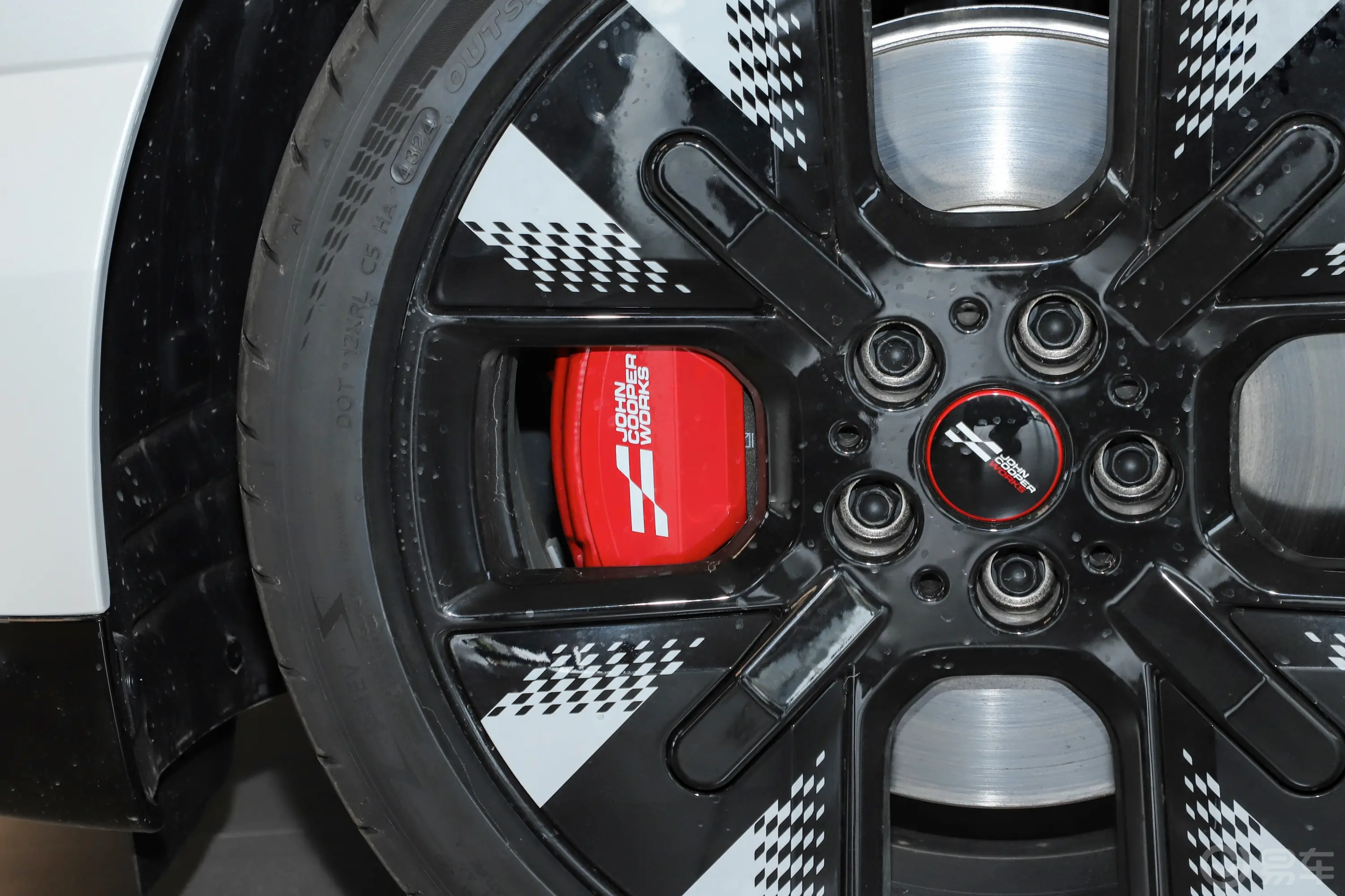 电动MINI JCW412km JOHN COOPER WORKS前刹车卡钳