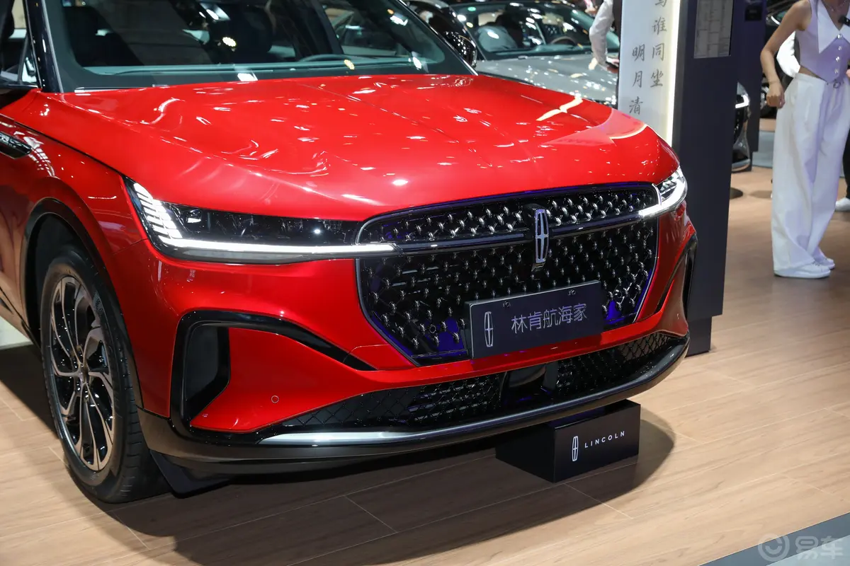 航海家2.0T 四驱亚特兰蒂斯版外观