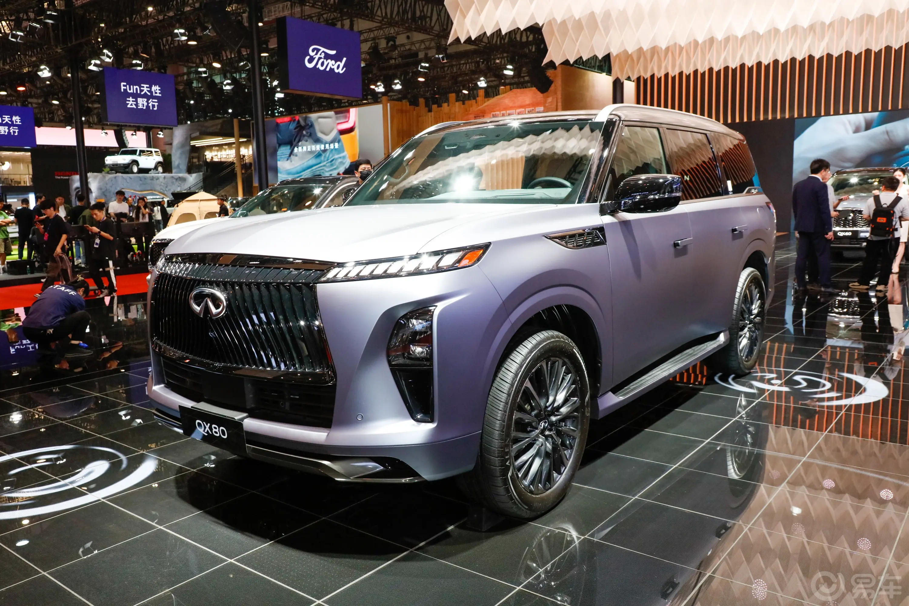 英菲尼迪QX803.5T Autograph 7座外观