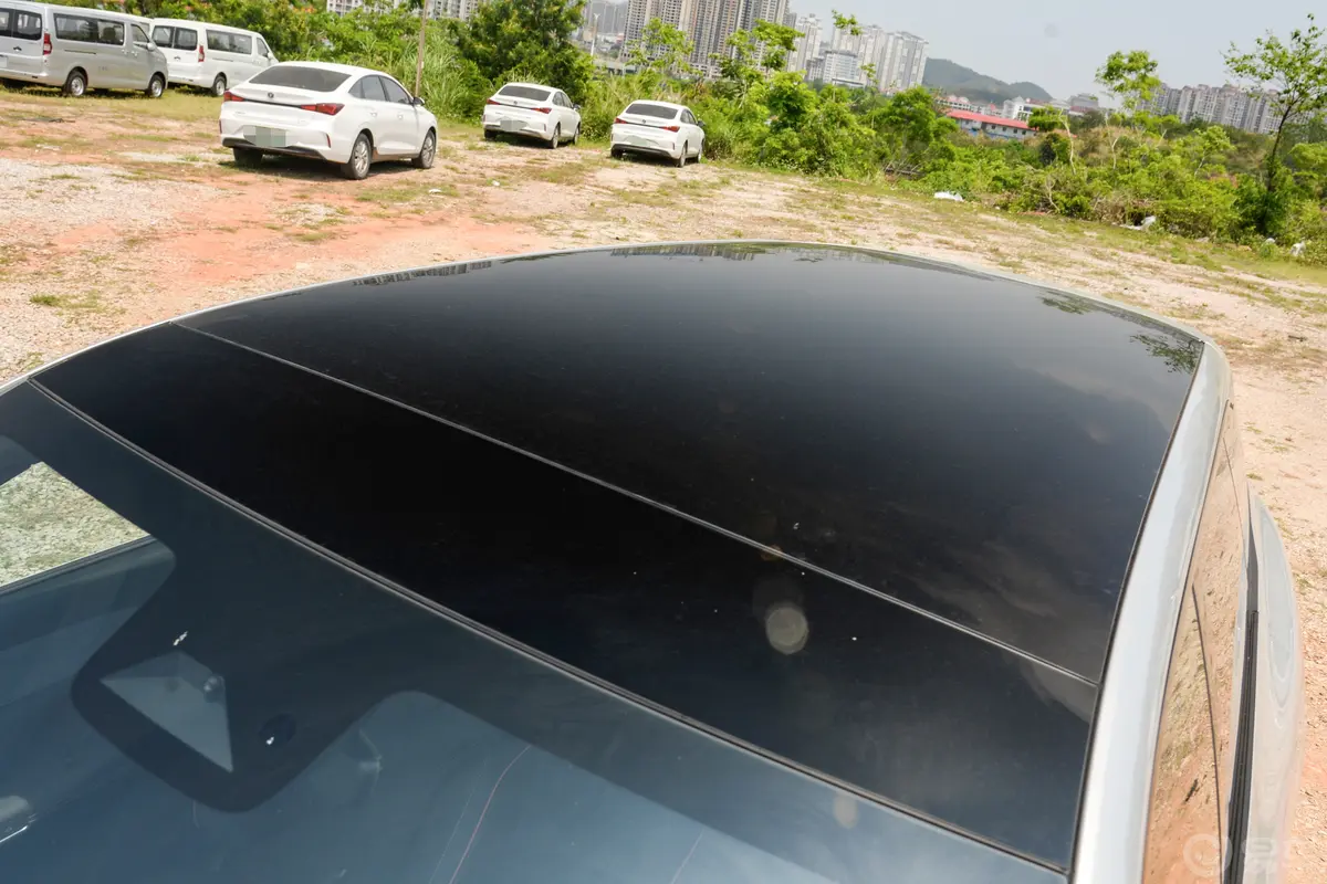 长安启源Q071.5T 215km 215旗舰型天窗