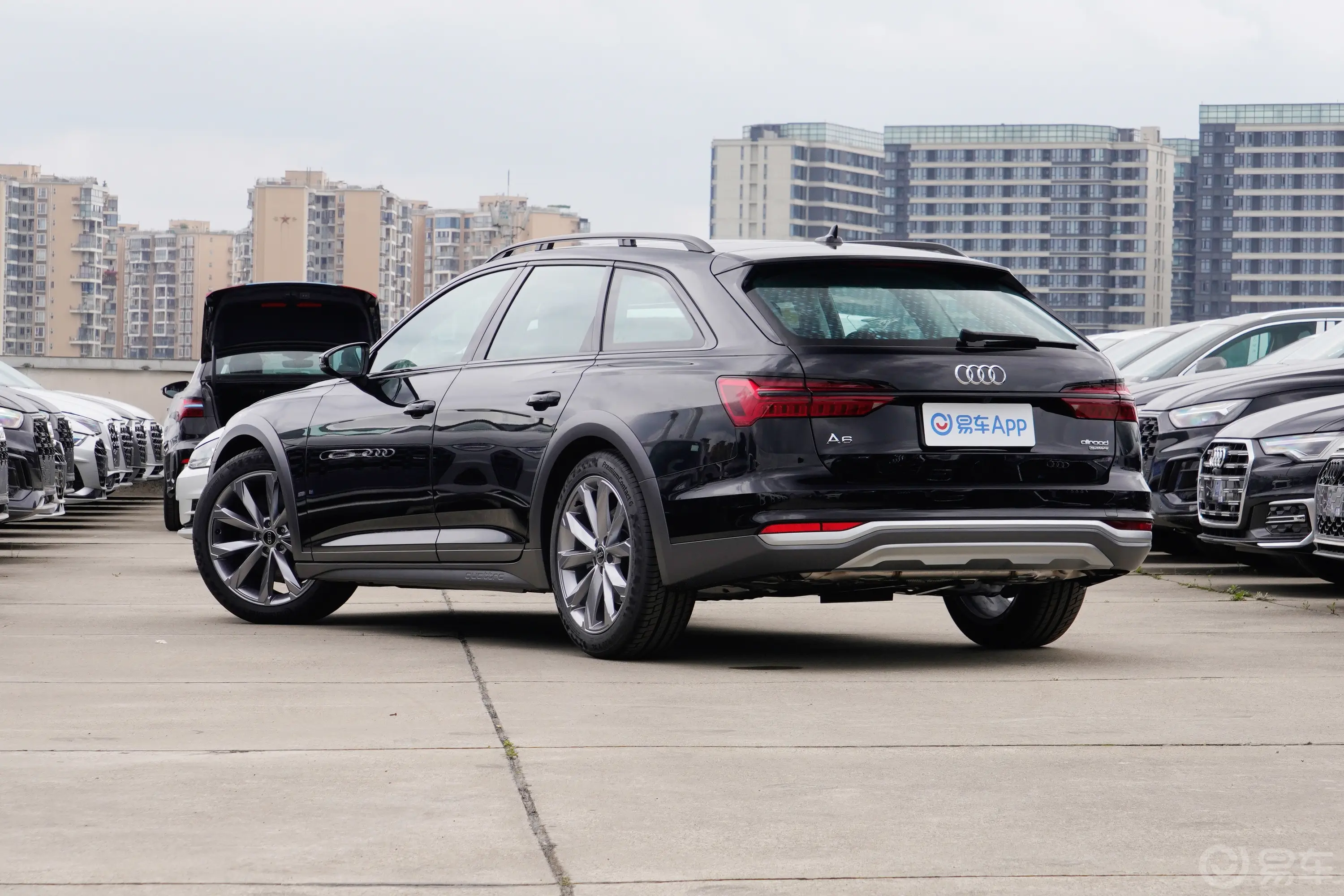 奥迪A6Allroad 探索家 55 TFSI quattro 尊享越野型侧后45度车头向左水平
