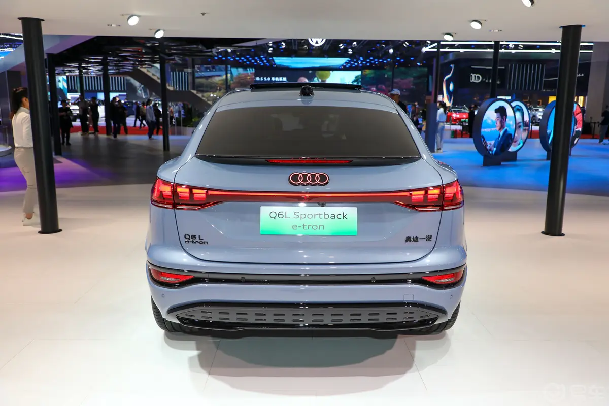 奥迪Q6L Sportback e-tron765km 后驱版外观