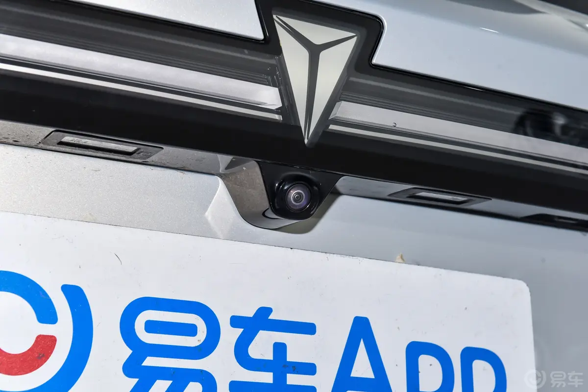 深蓝S091.5T 220km 后驱Ultra+版外观细节