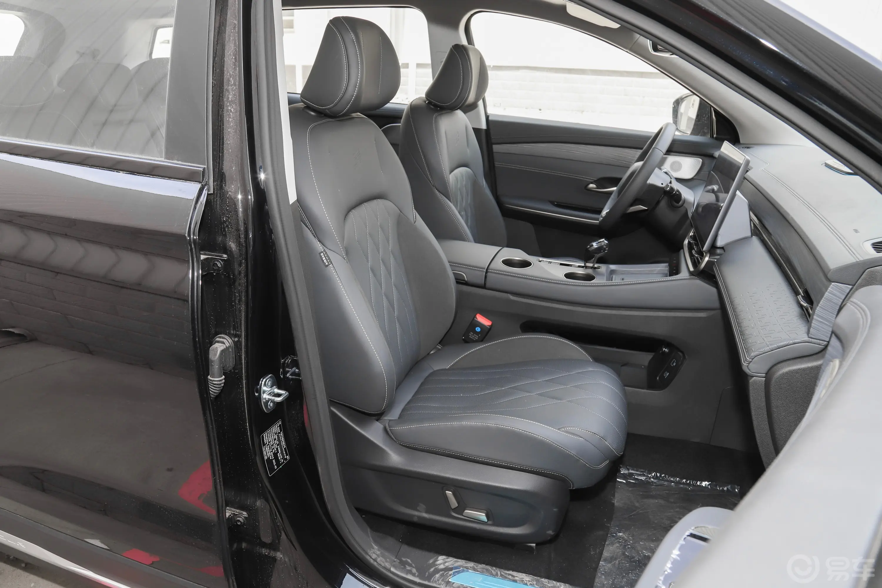 捷途X90 C-DM1.5T 108km 豪华版 7座副驾驶座椅