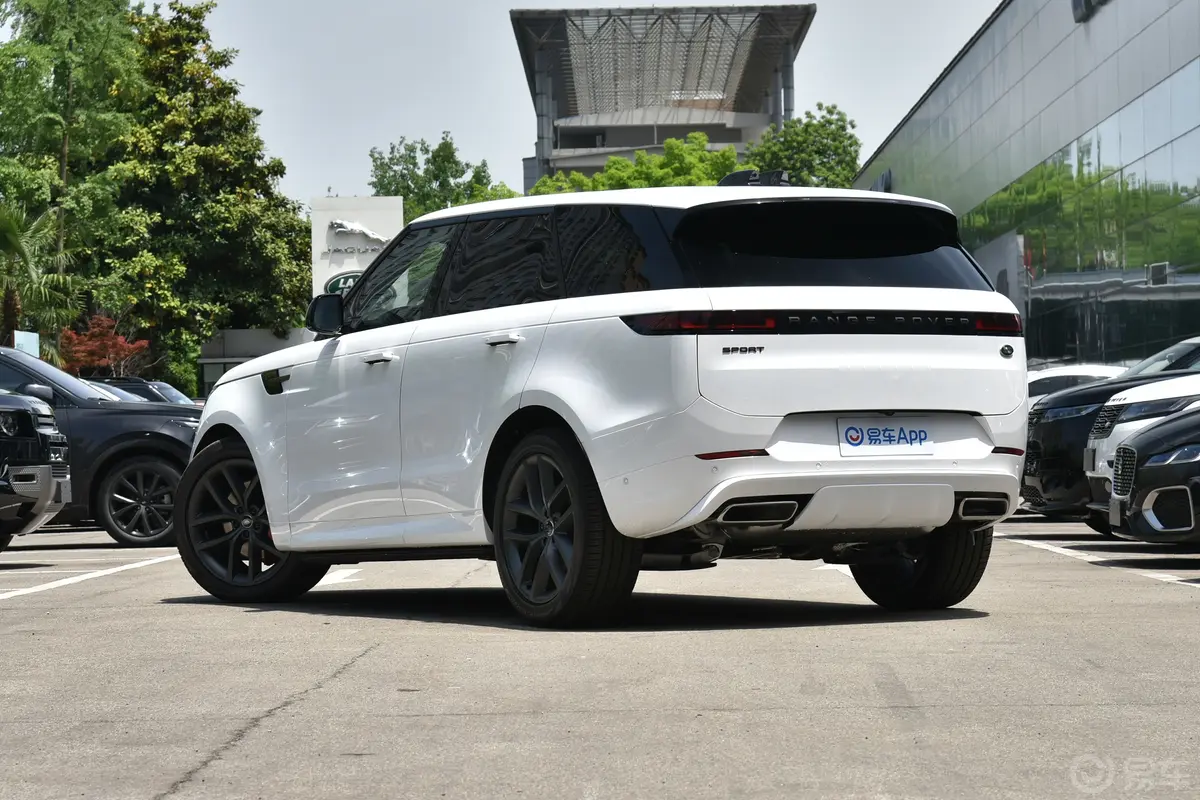 揽胜运动版3.0T Dynamic SE侧后45度车头向左水平